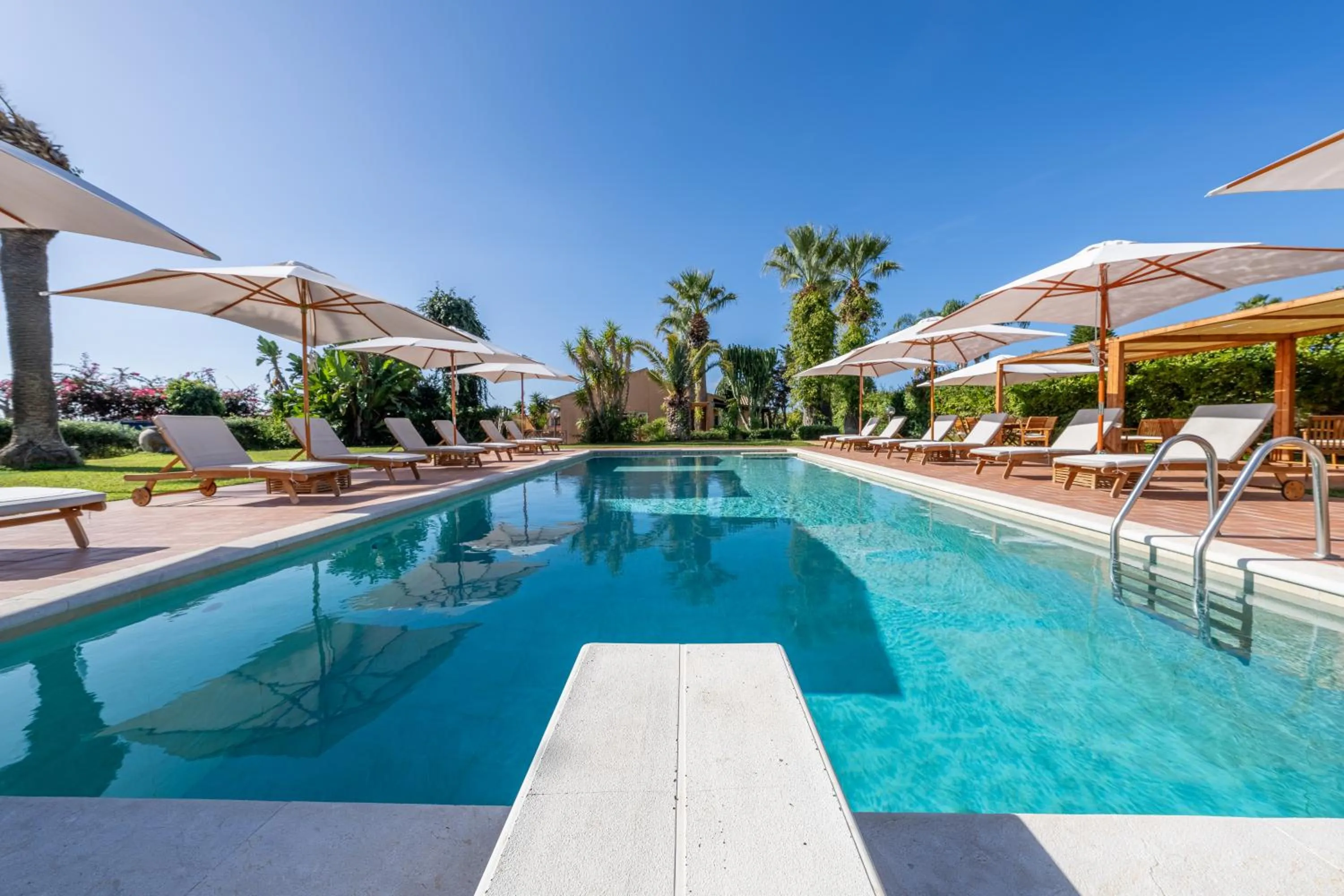 Day in Villa Carlotta Resort