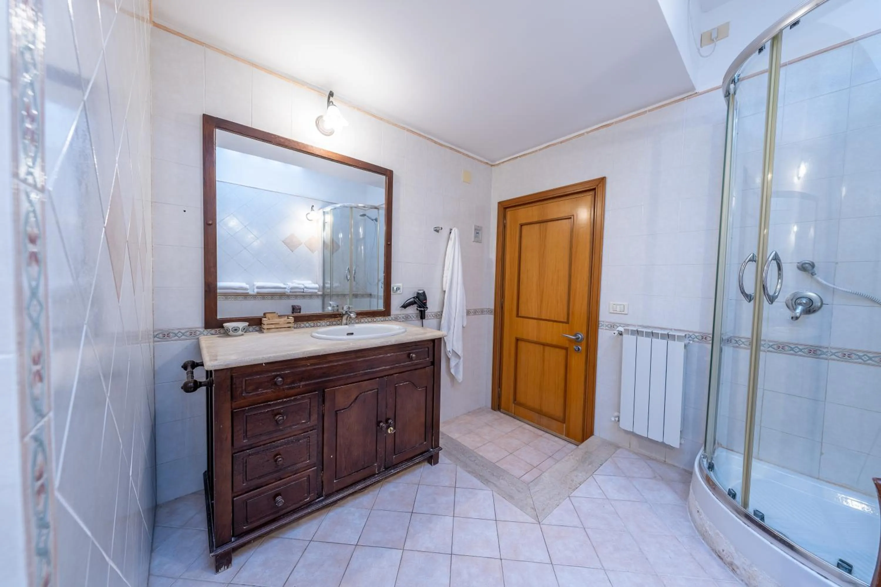 Bathroom in Villa Carlotta Resort