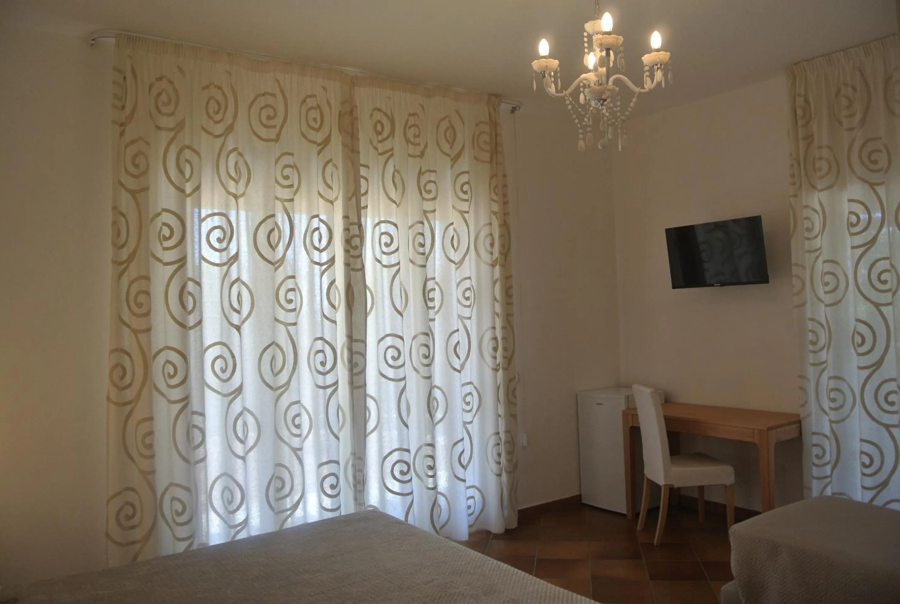 Bedroom, Bed in Villa Carlotta Resort