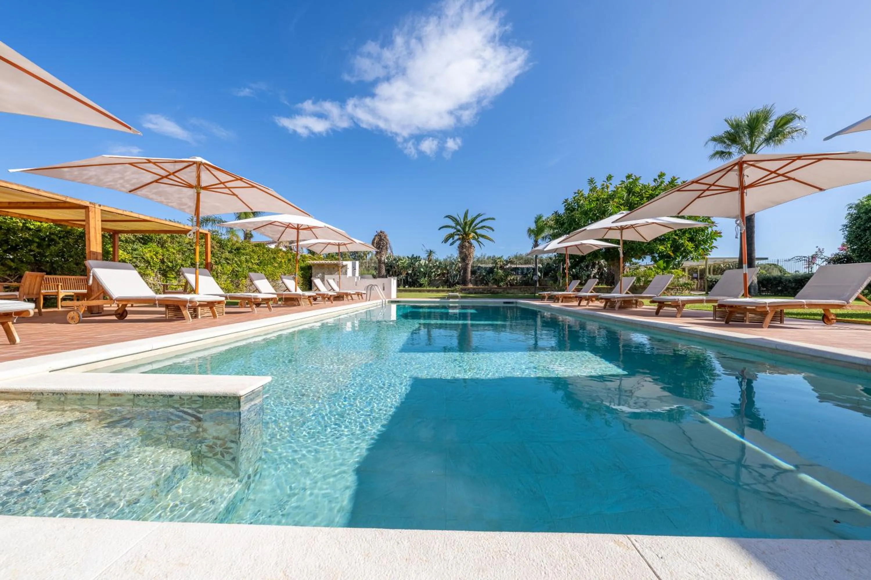 Pool view in Villa Carlotta Resort