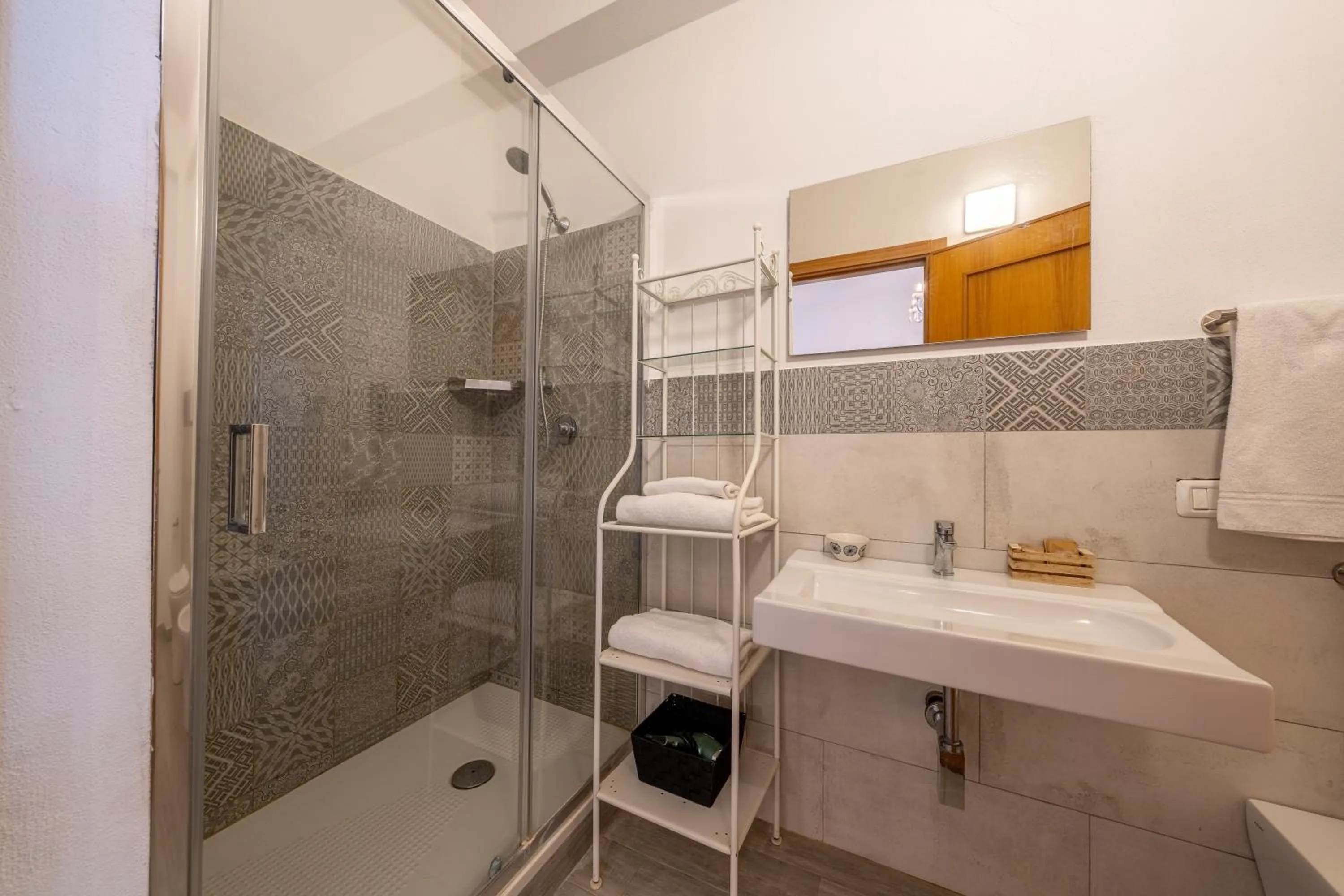 Bathroom in Villa Carlotta Resort