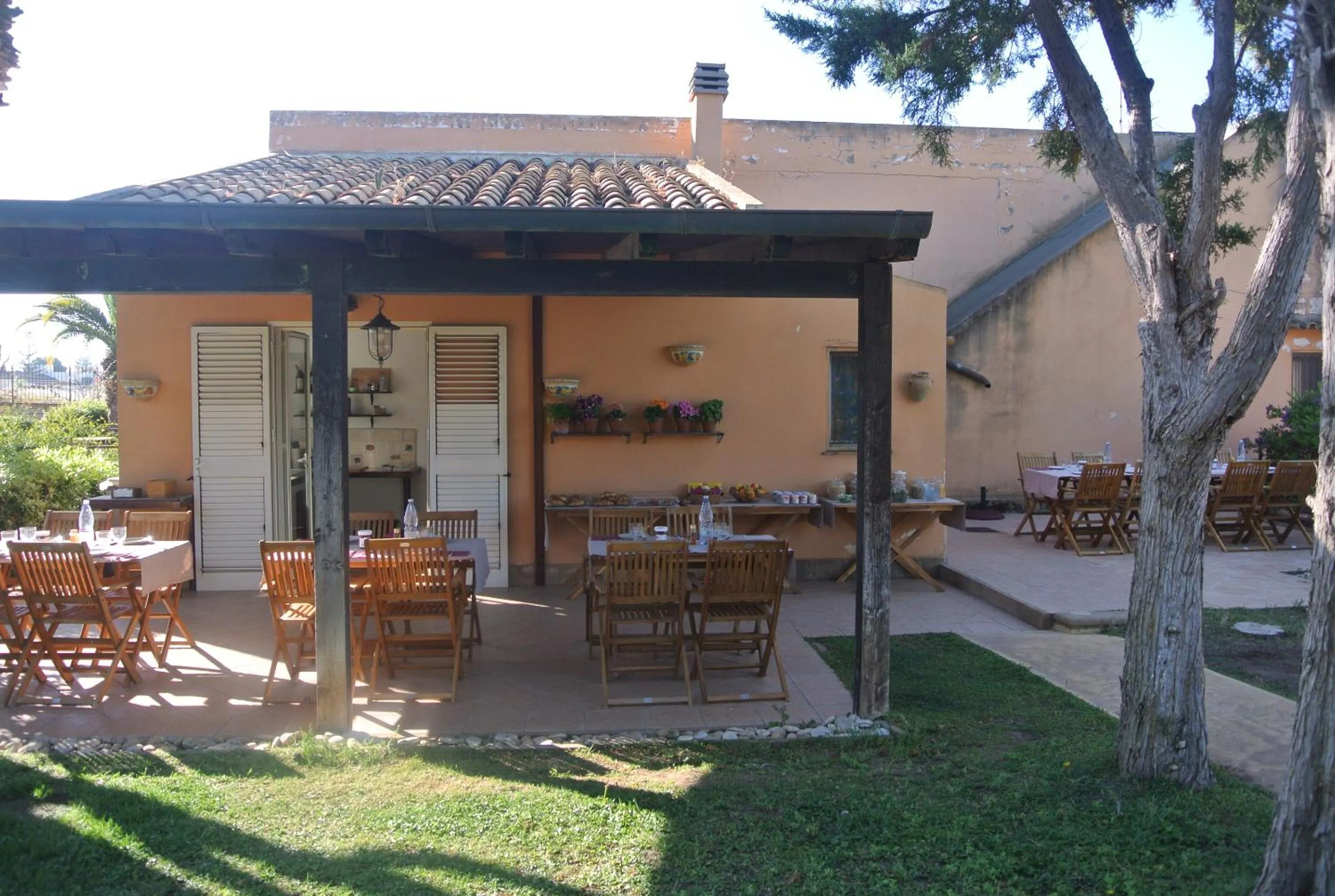 Breakfast in Villa Carlotta Resort