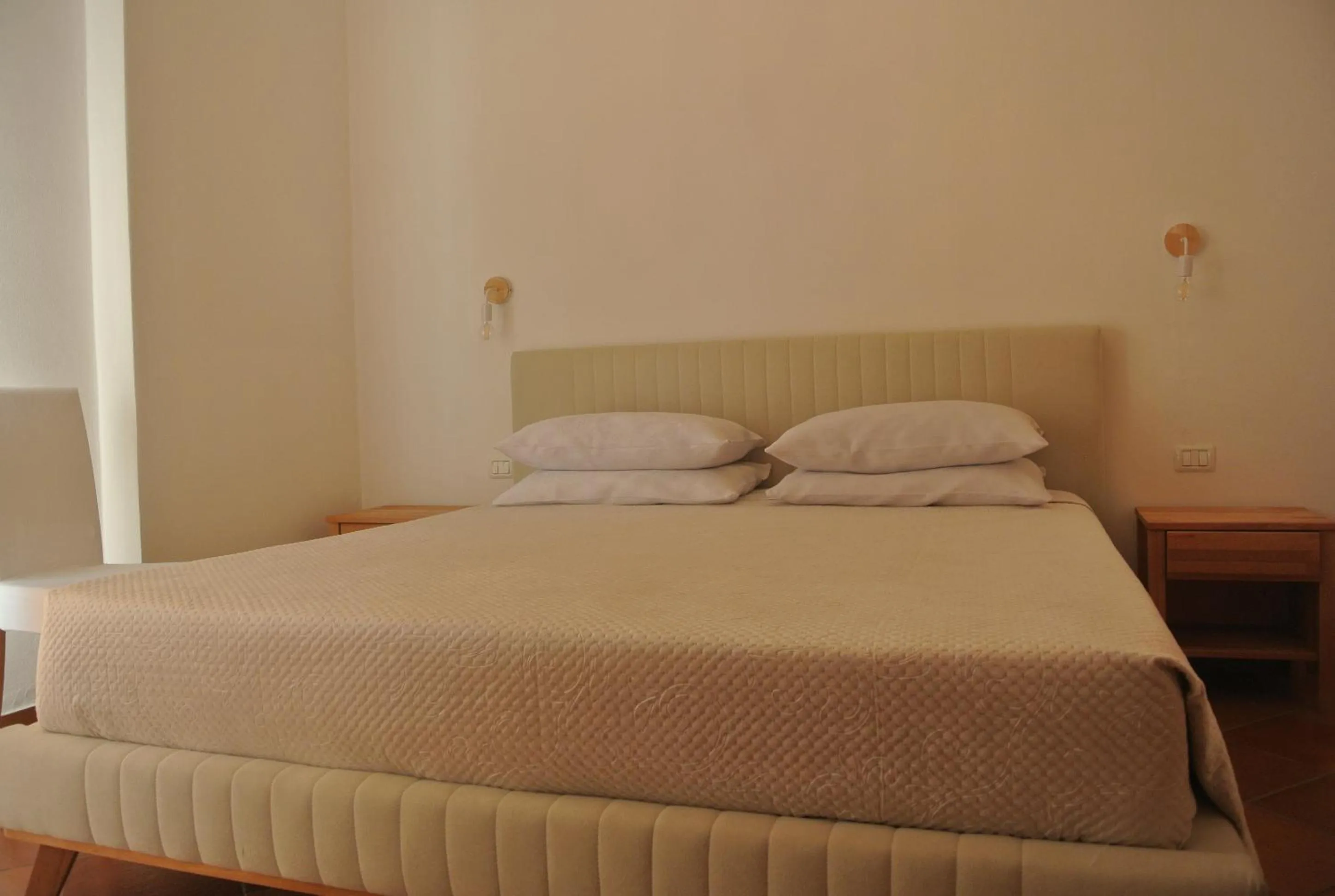 Bedroom, Bed in Villa Carlotta Resort