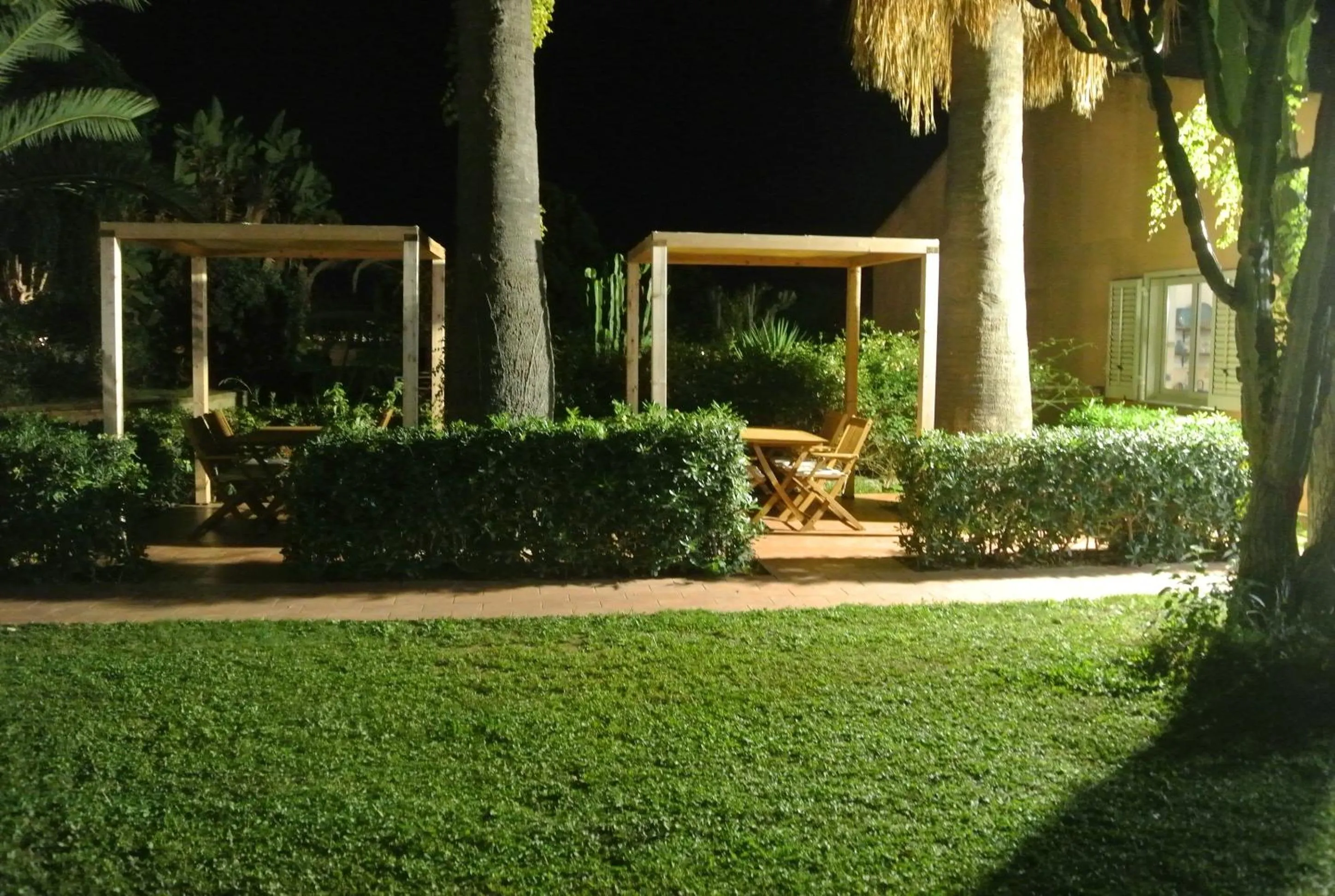 Night in Villa Carlotta Resort