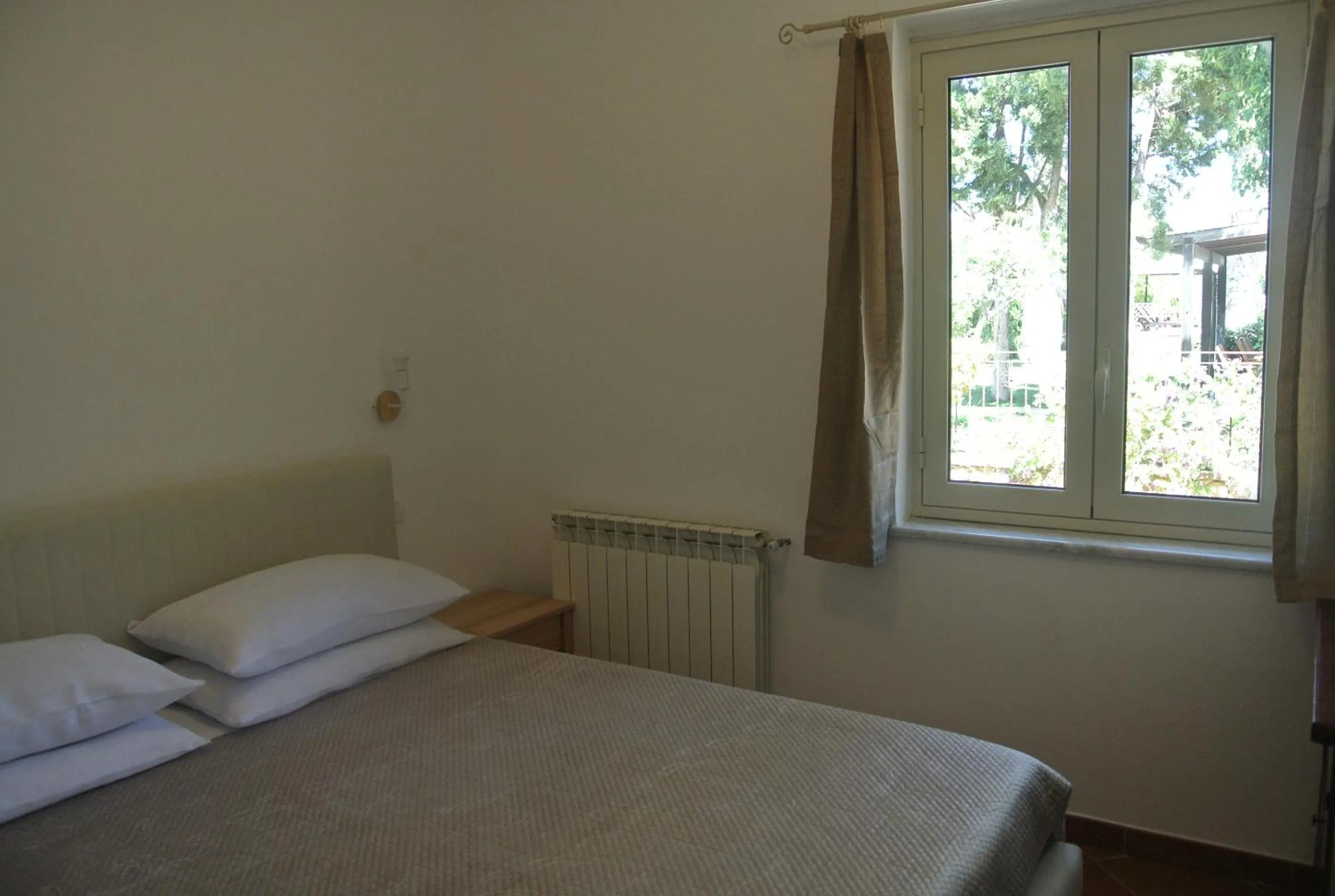 Bedroom, Bed in Villa Carlotta Resort