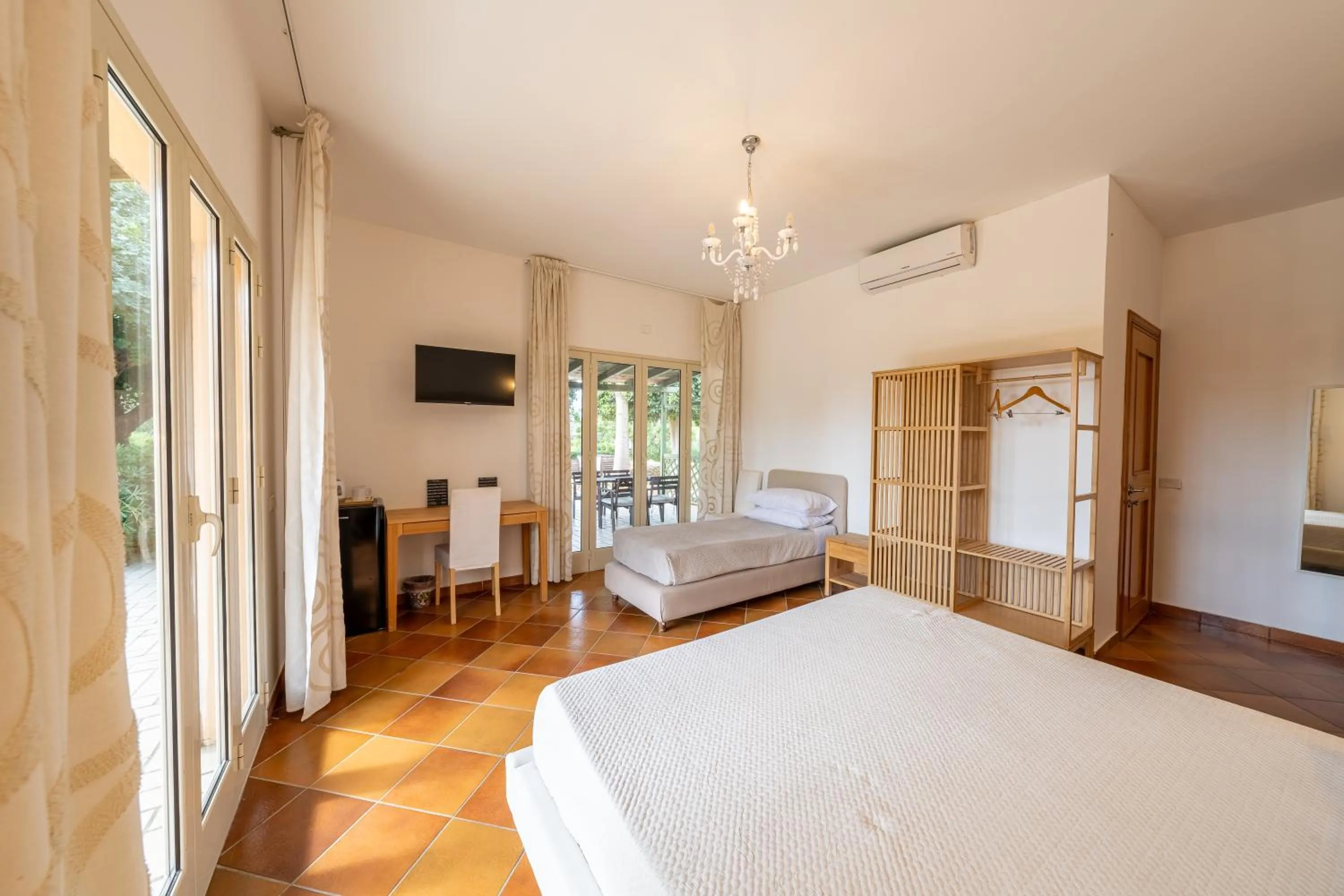 Photo of the whole room, Bed in Villa Carlotta Resort