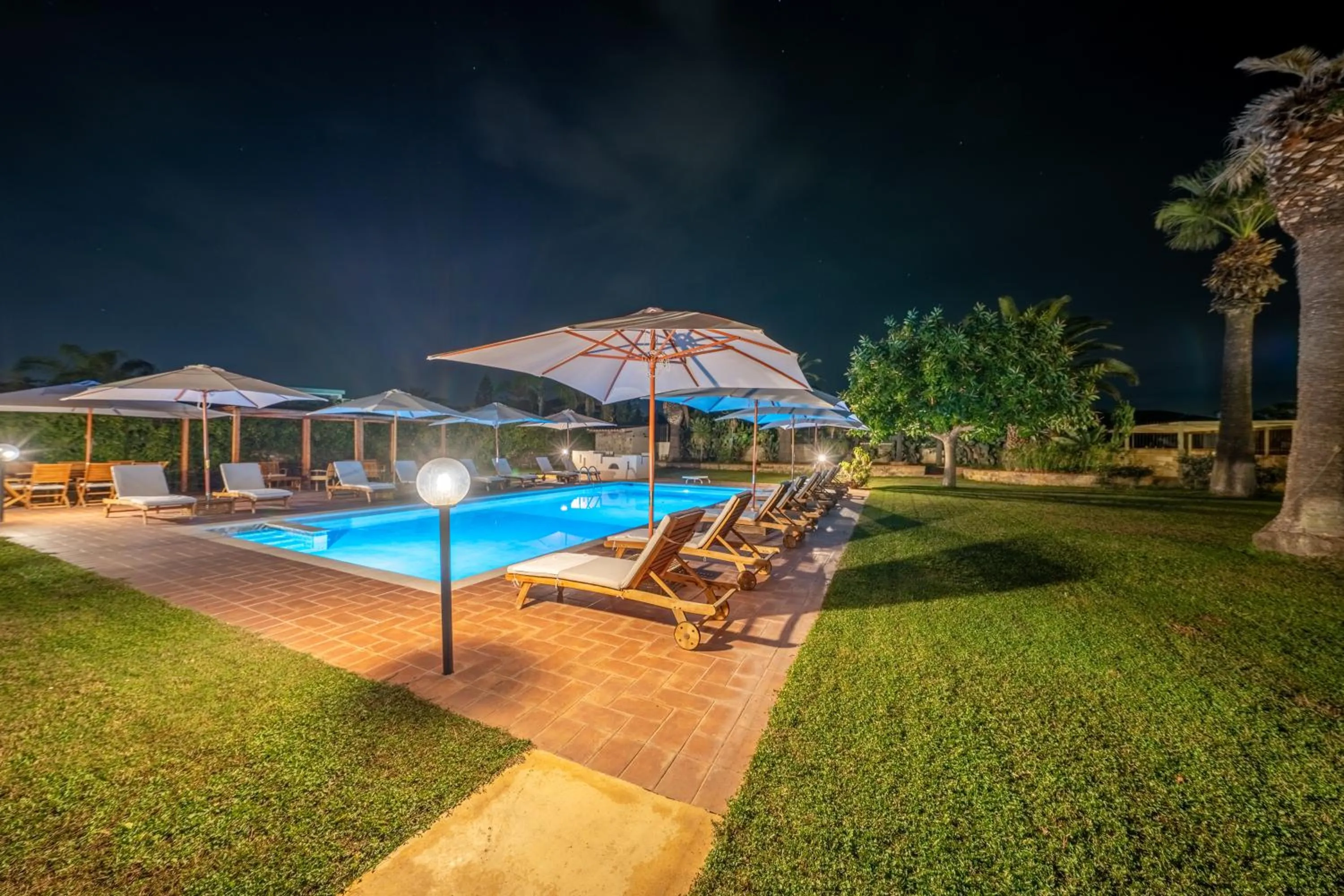 Pool view in Villa Carlotta Resort