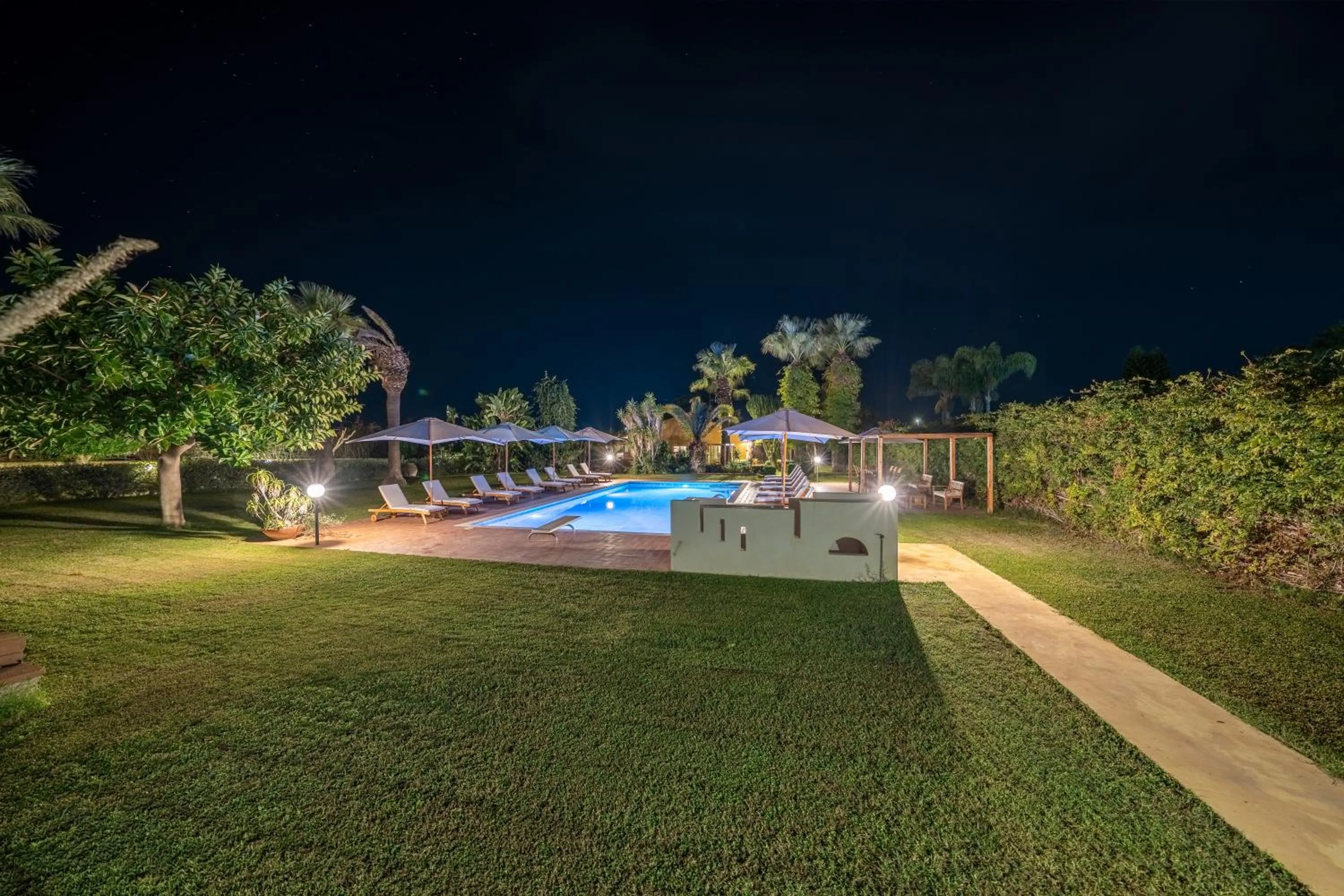 Garden in Villa Carlotta Resort