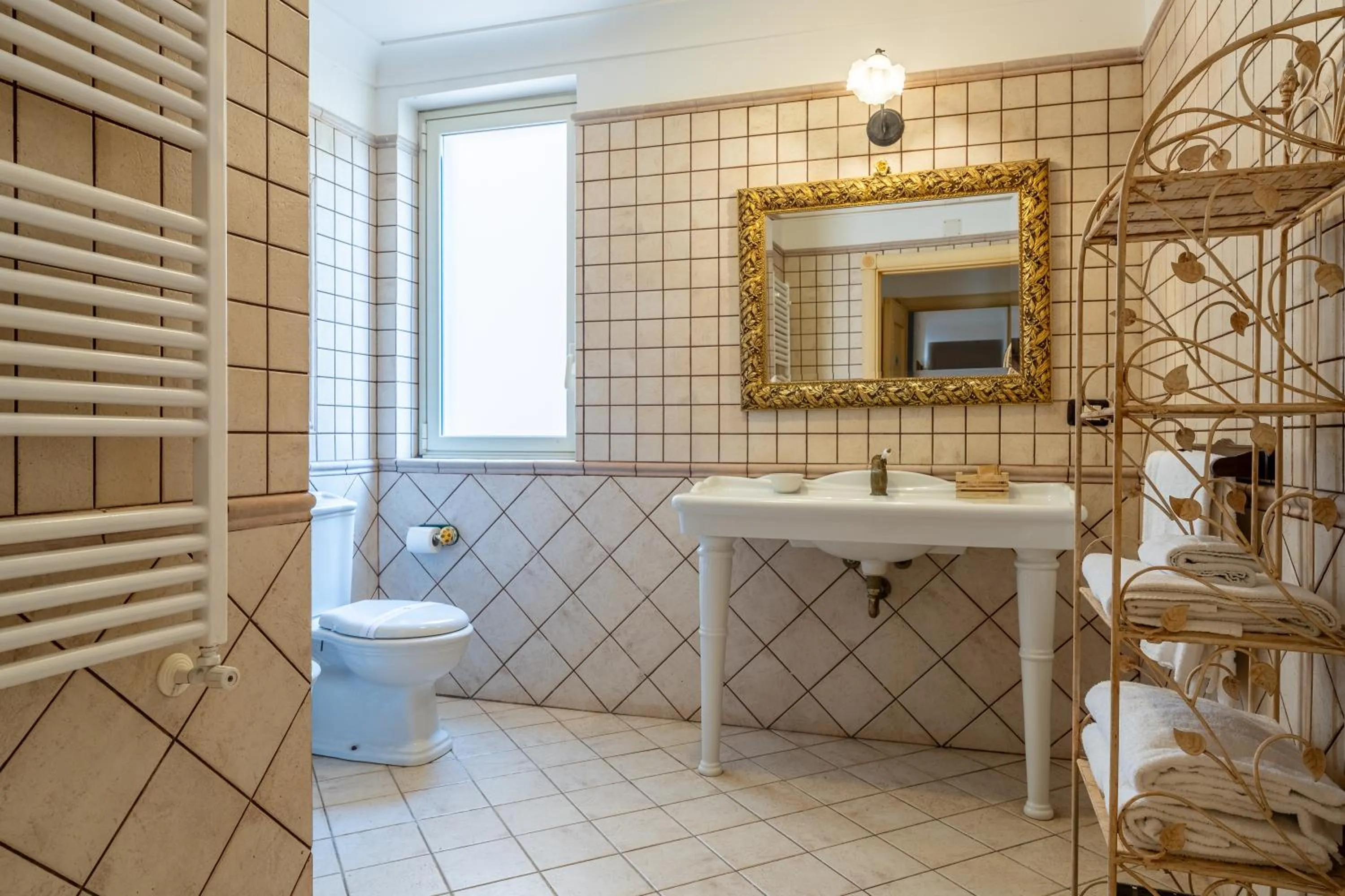 Bathroom in Villa Carlotta Resort