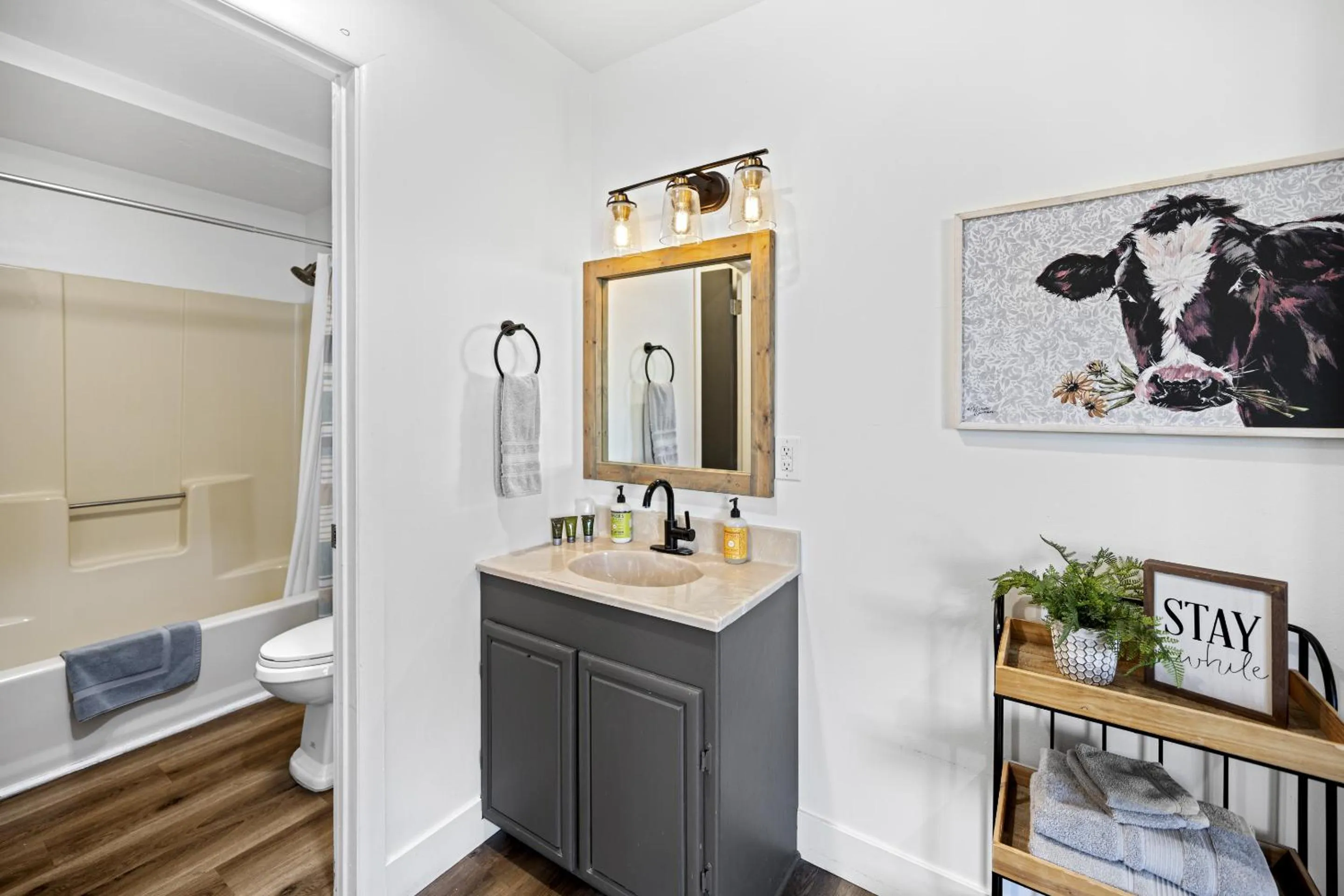 Bathroom in Happy Trails Bed and Breakfast