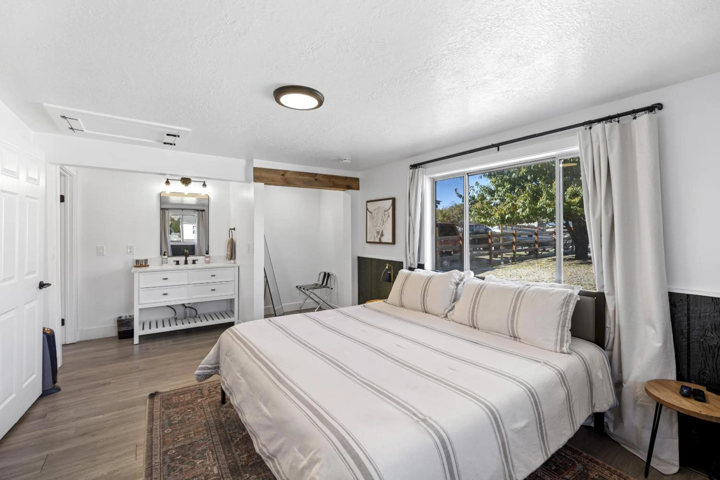 Bedroom, Bed in Happy Trails Bed and Breakfast