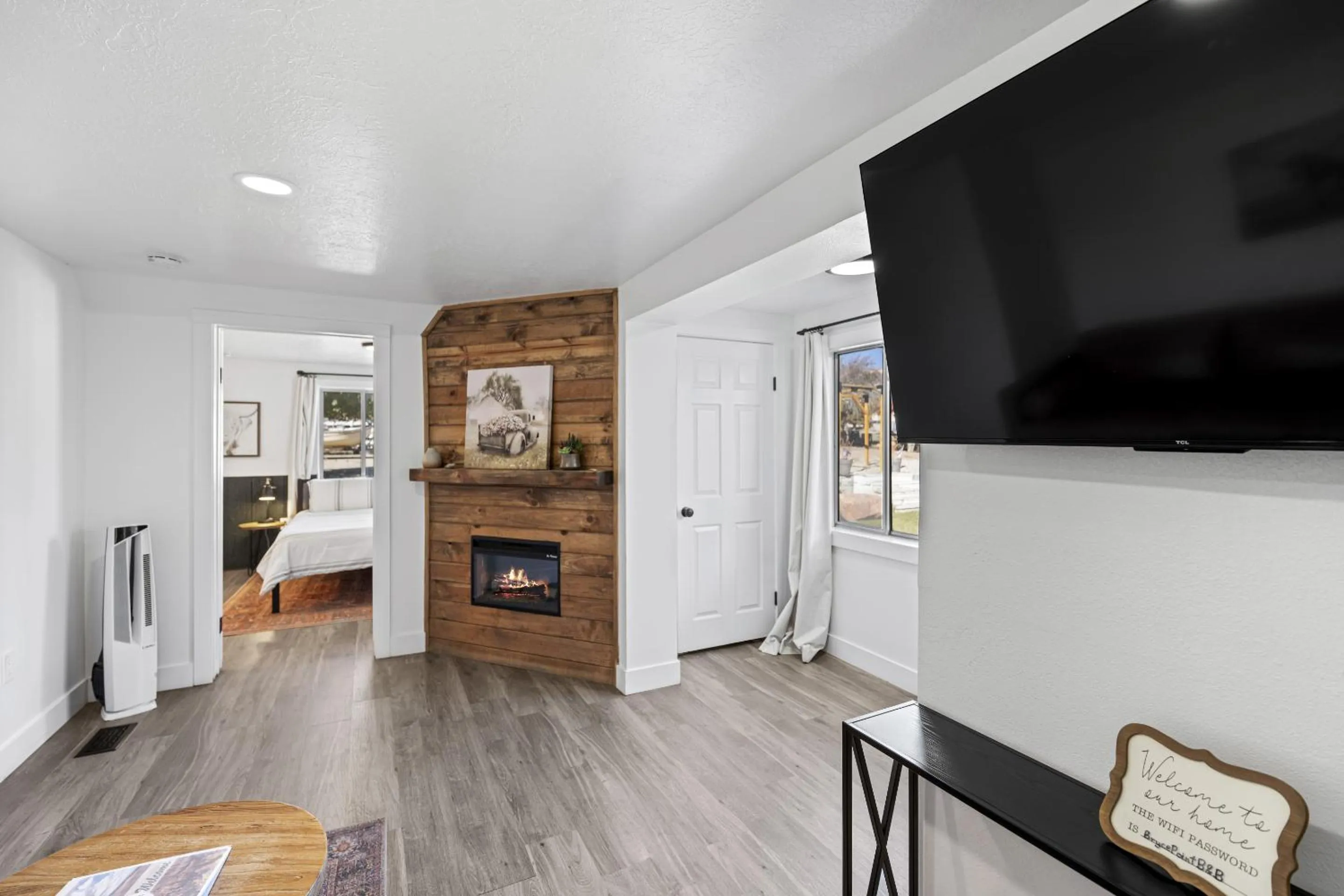 Living room in Happy Trails Bed and Breakfast
