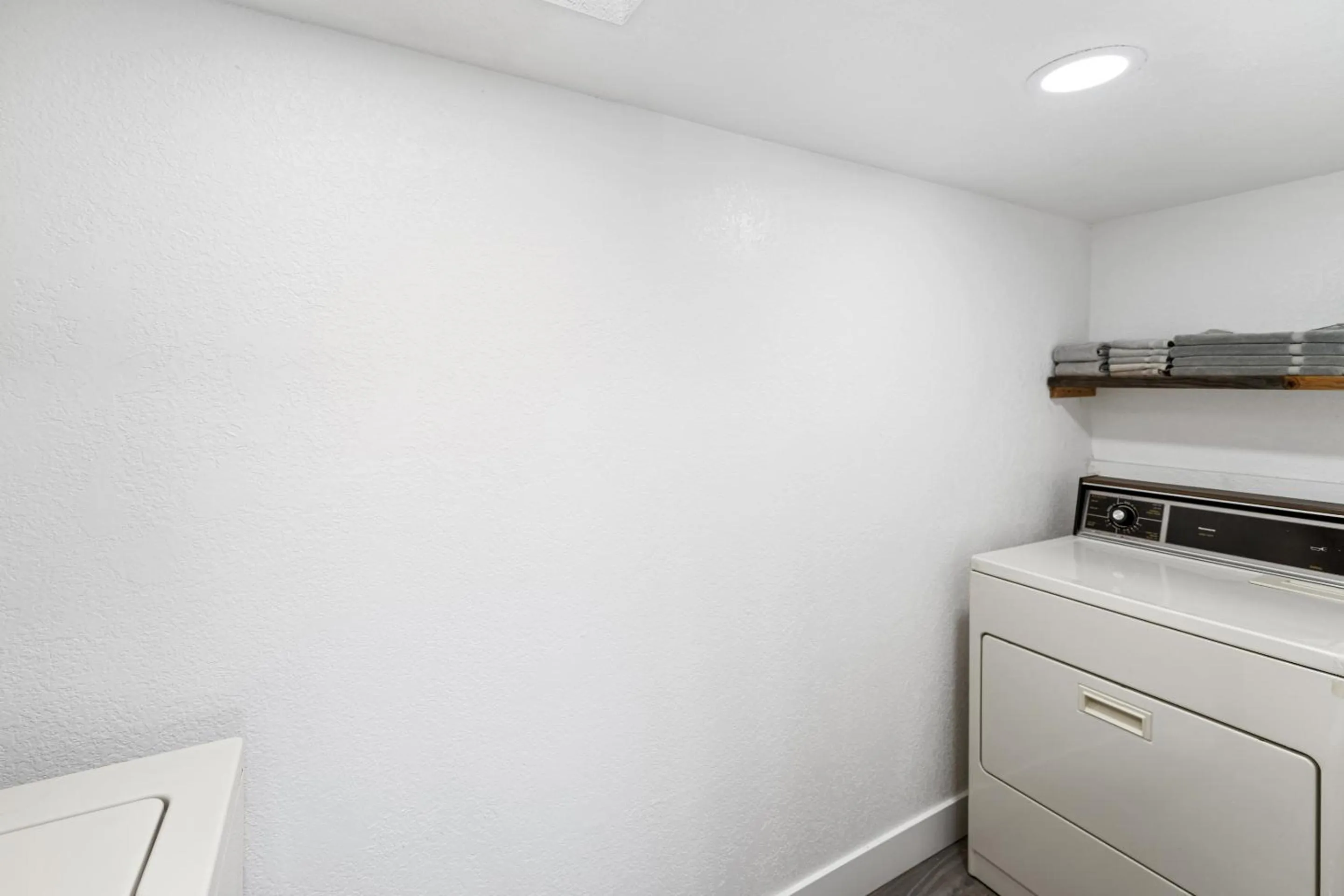 laundry in Happy Trails Bed and Breakfast