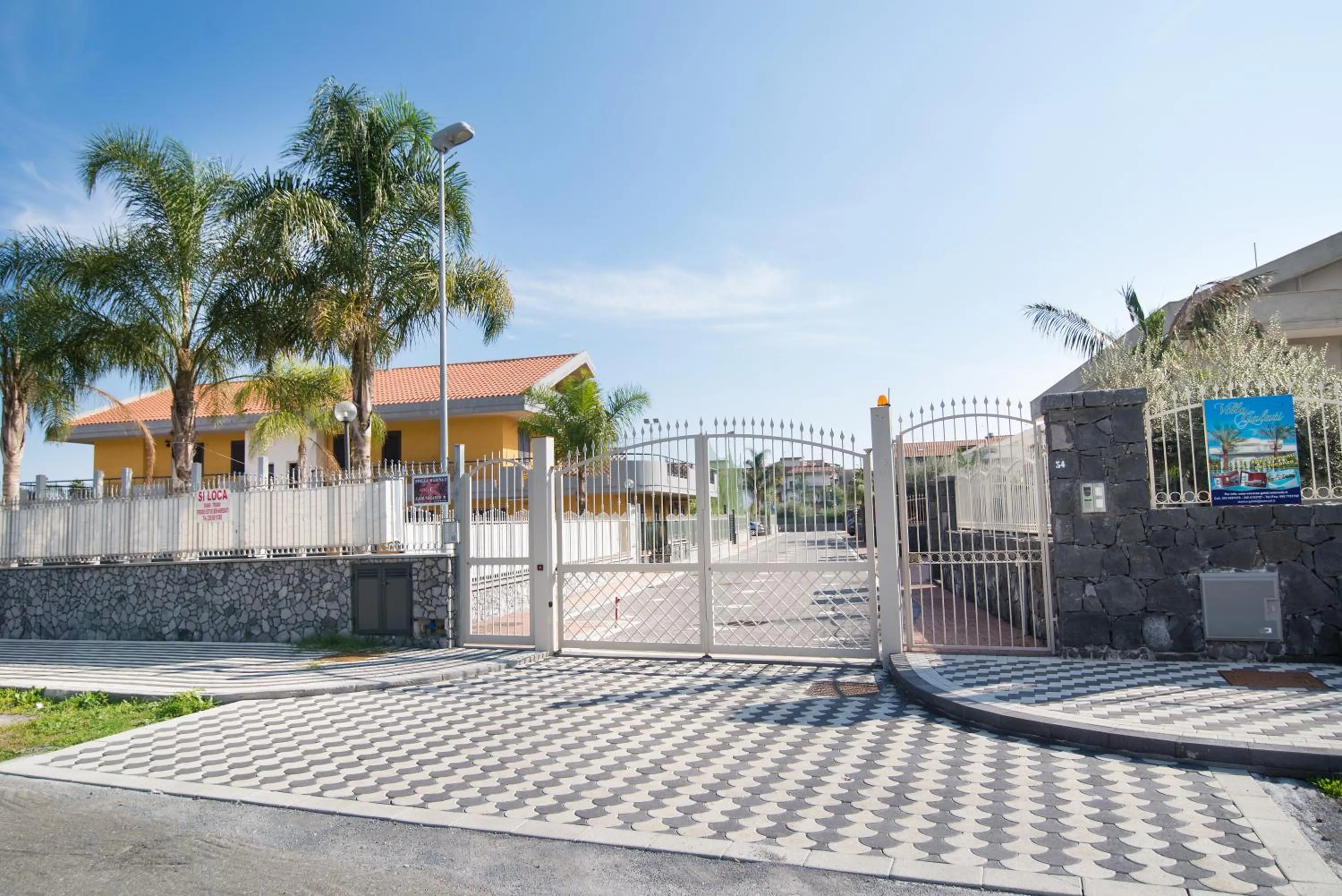 Area and facilities in Villa Galati Resort