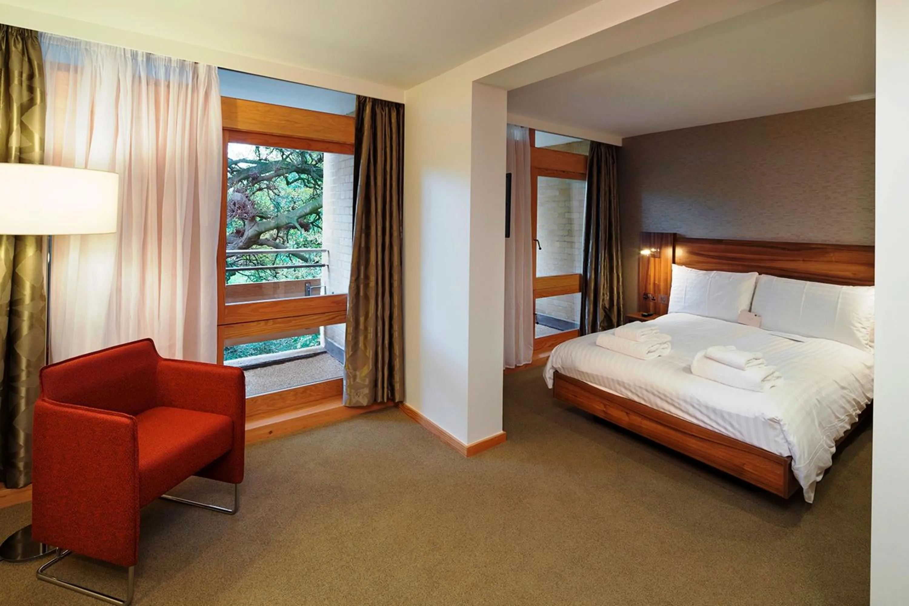 Bedroom in College Court Hotel