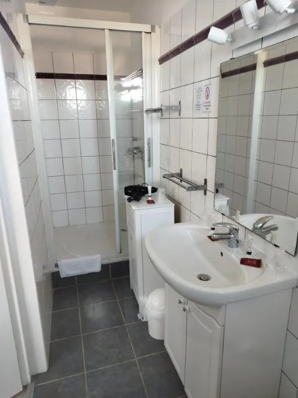 Le Crist'Al, hôtel climatisé, front de mer, proche du centre ville, et solution de restauration