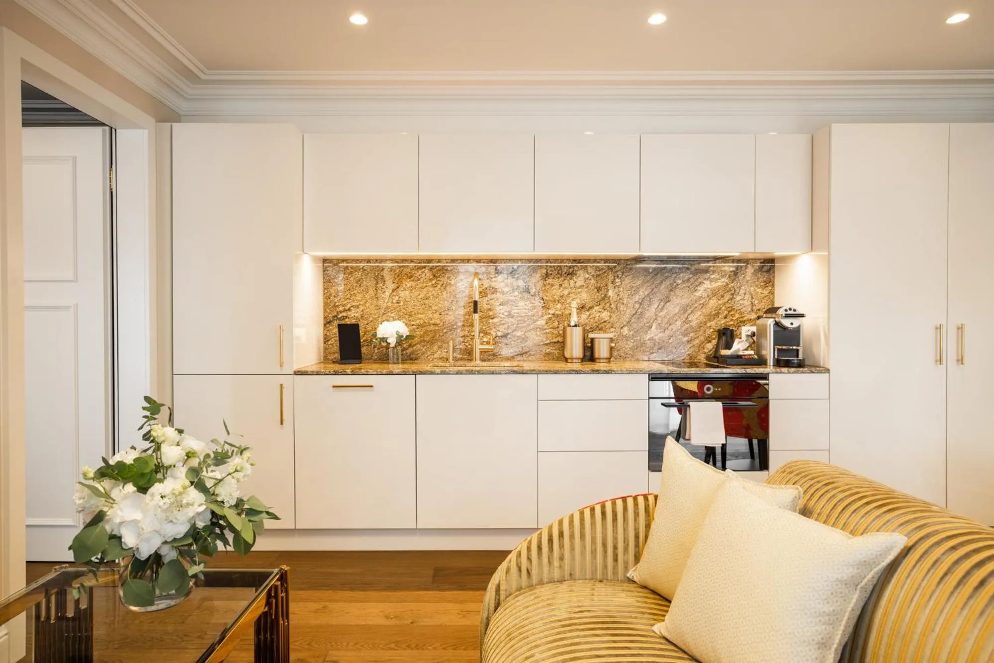 Kitchen or kitchenette in Grand Hotel National Luzern