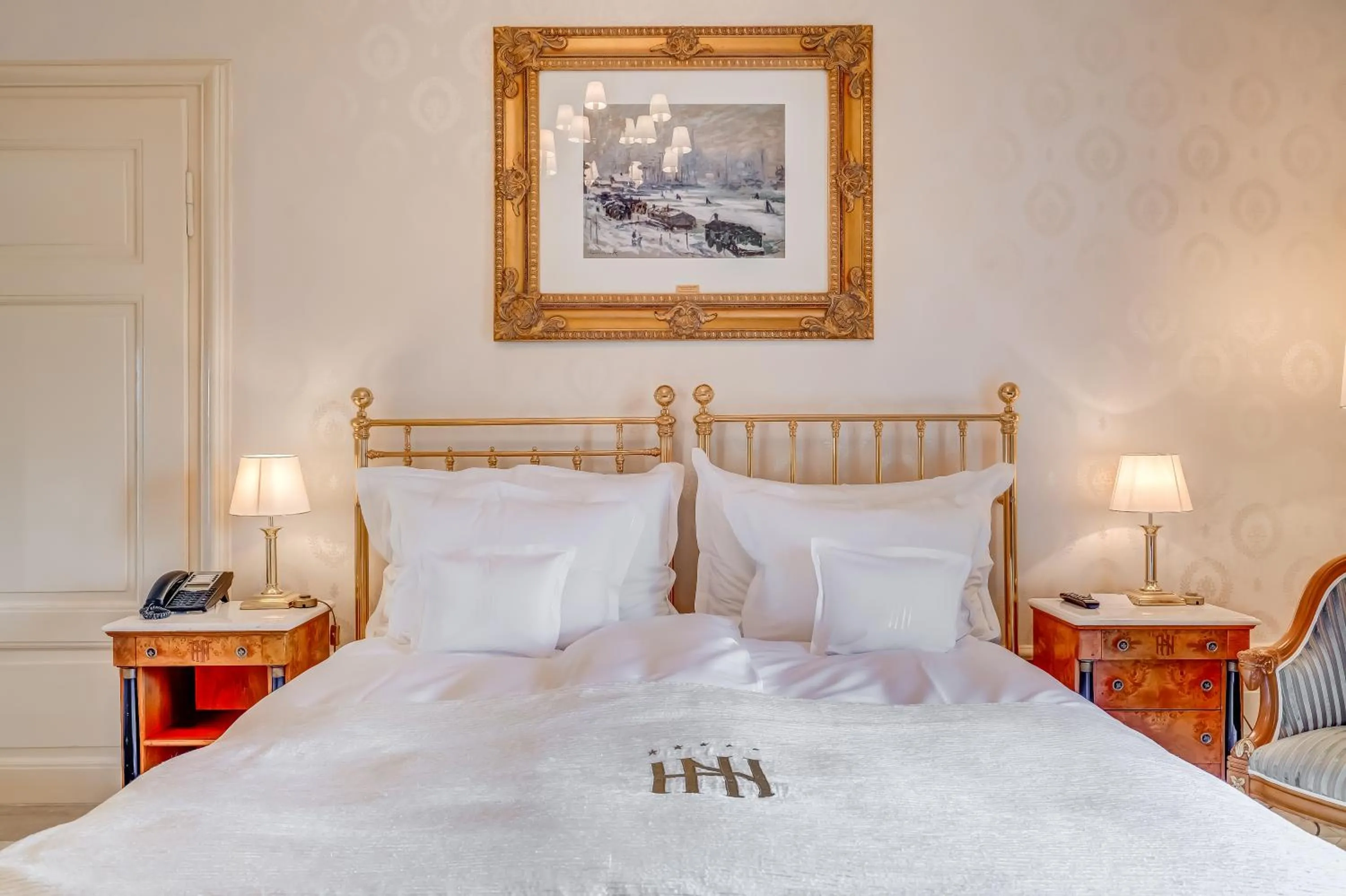 Bedroom, Bed in Grand Hotel National Luzern