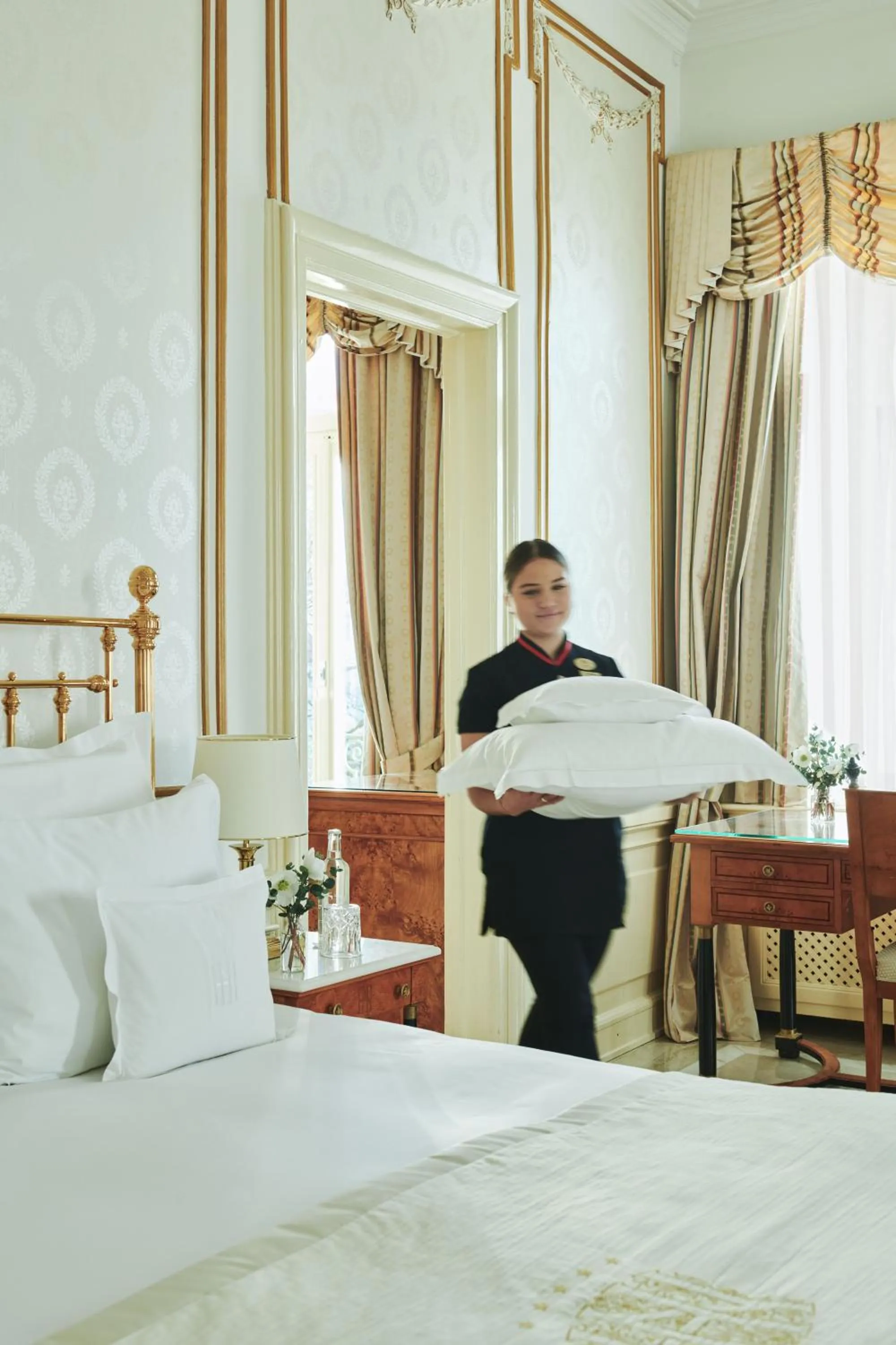 Bedroom, Bed in Grand Hotel National Luzern