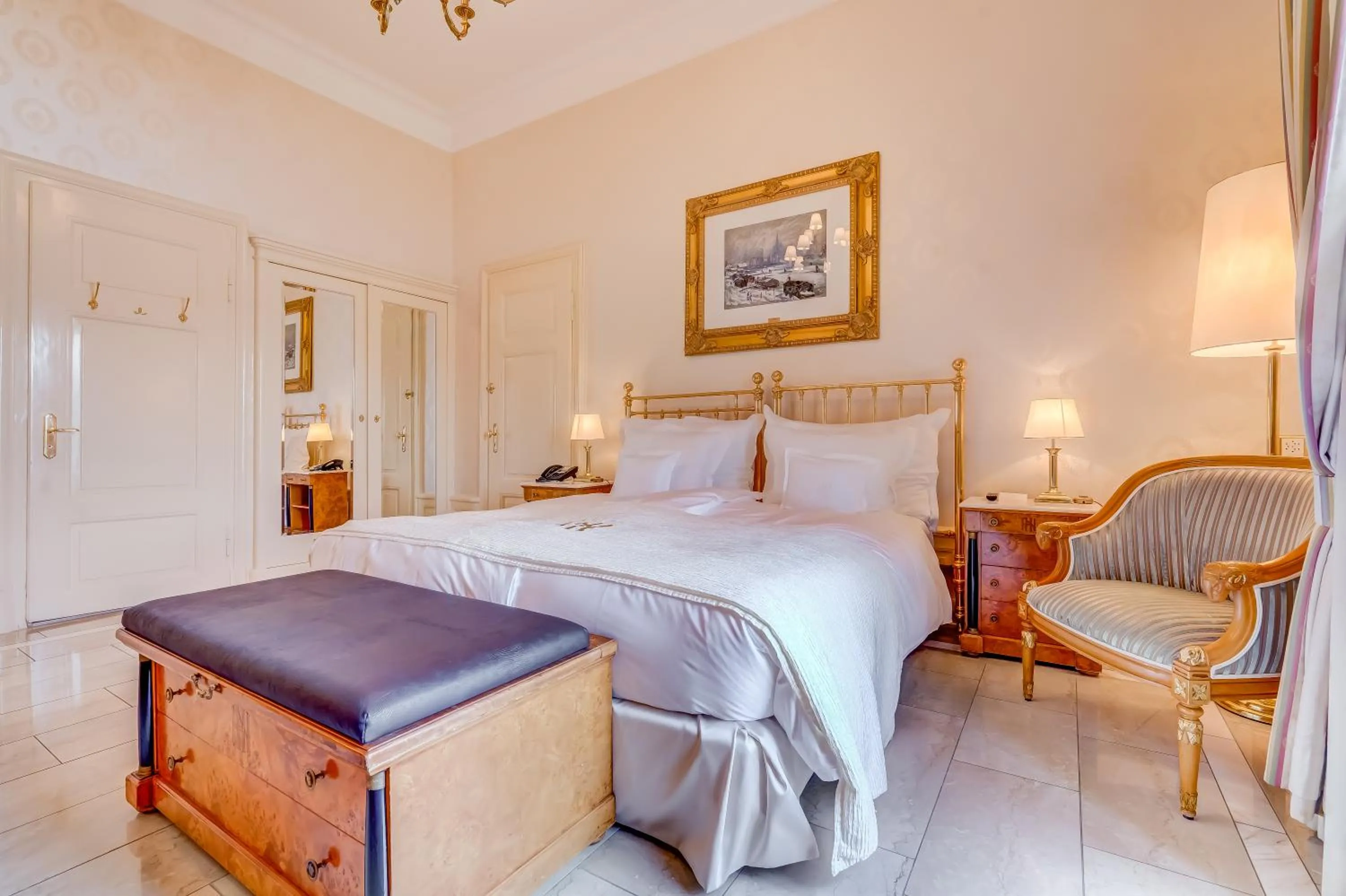 Bedroom, Bed in Grand Hotel National Luzern