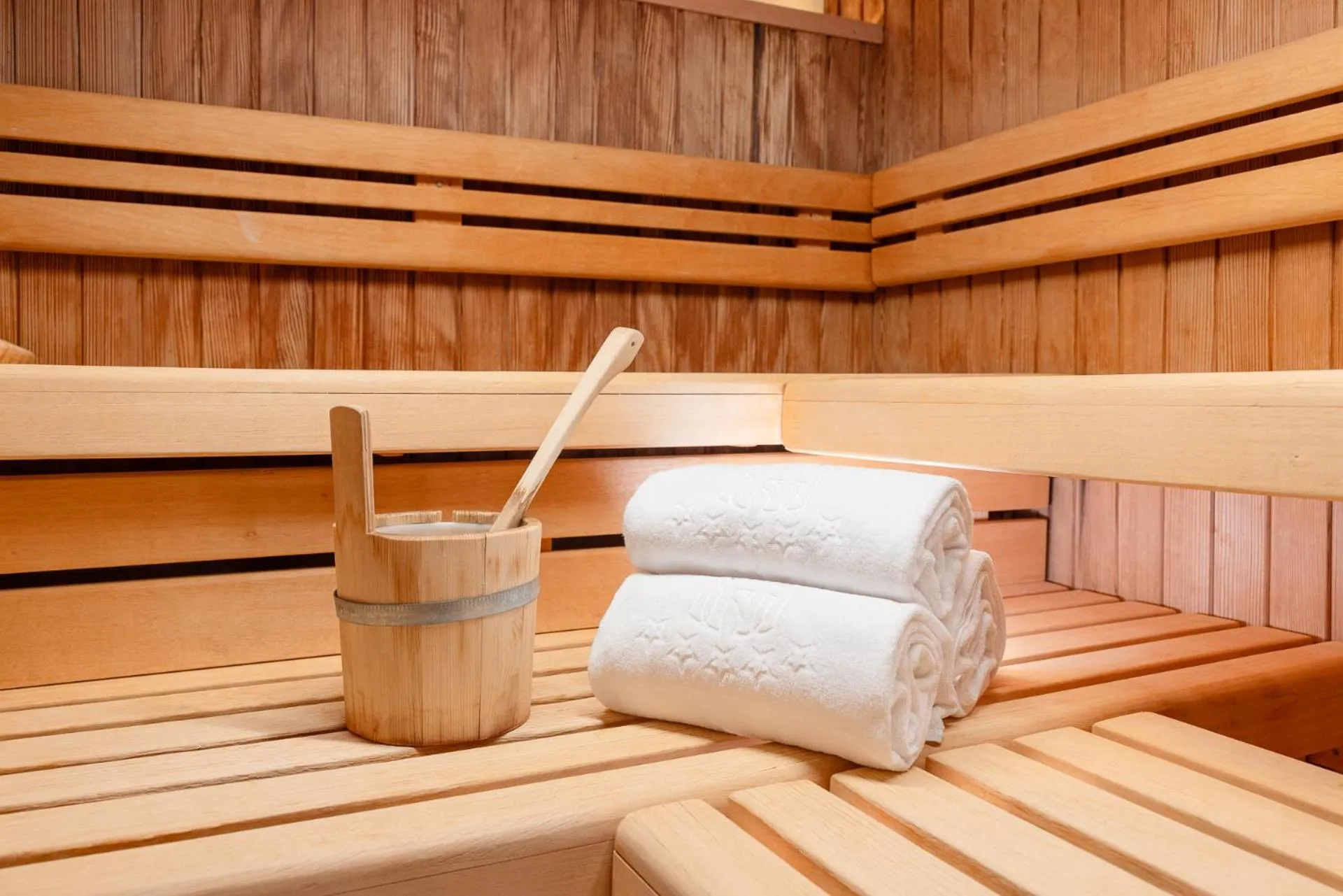 Sauna, Bed in Grand Hotel National Luzern