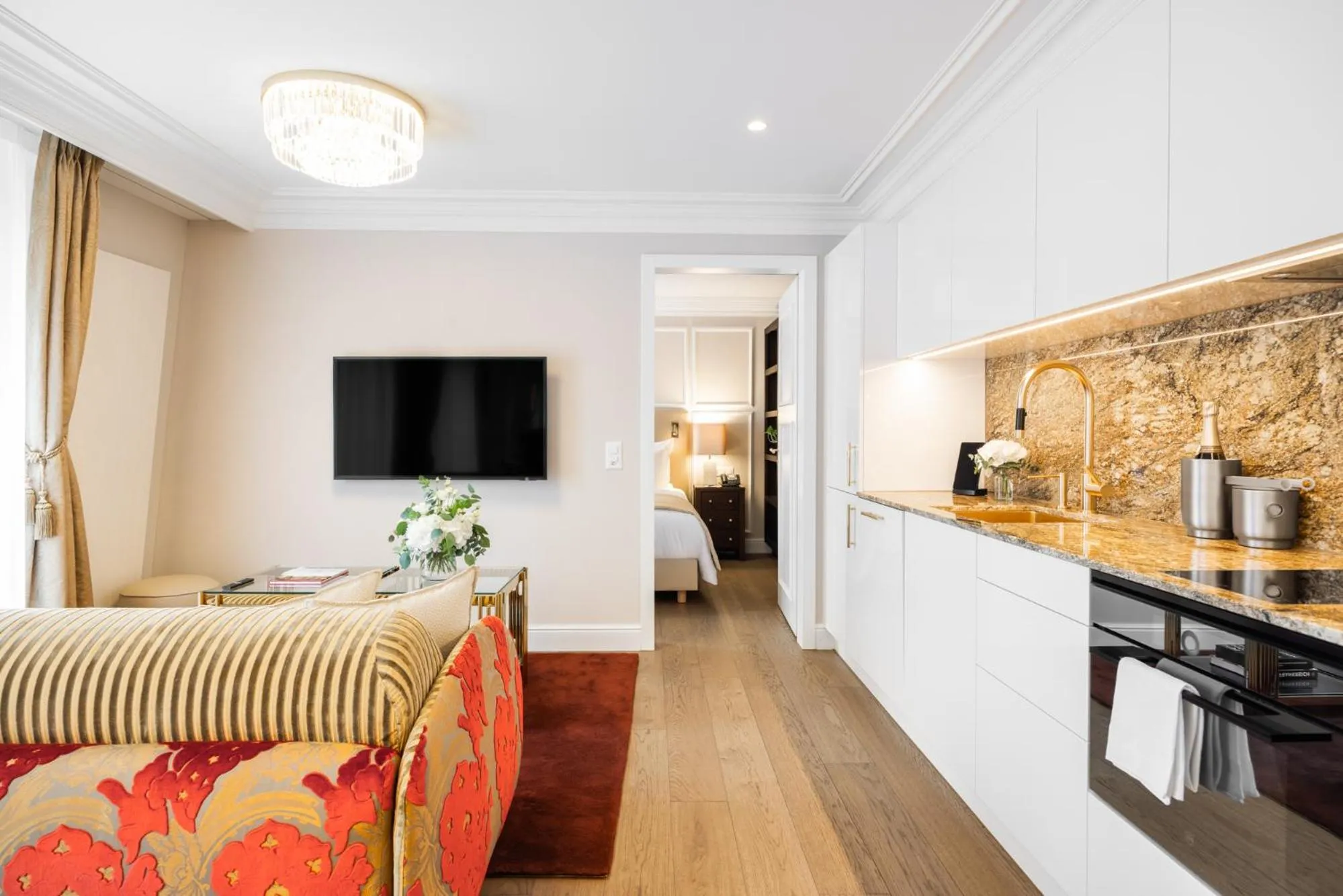 TV and multimedia in Grand Hotel National Luzern