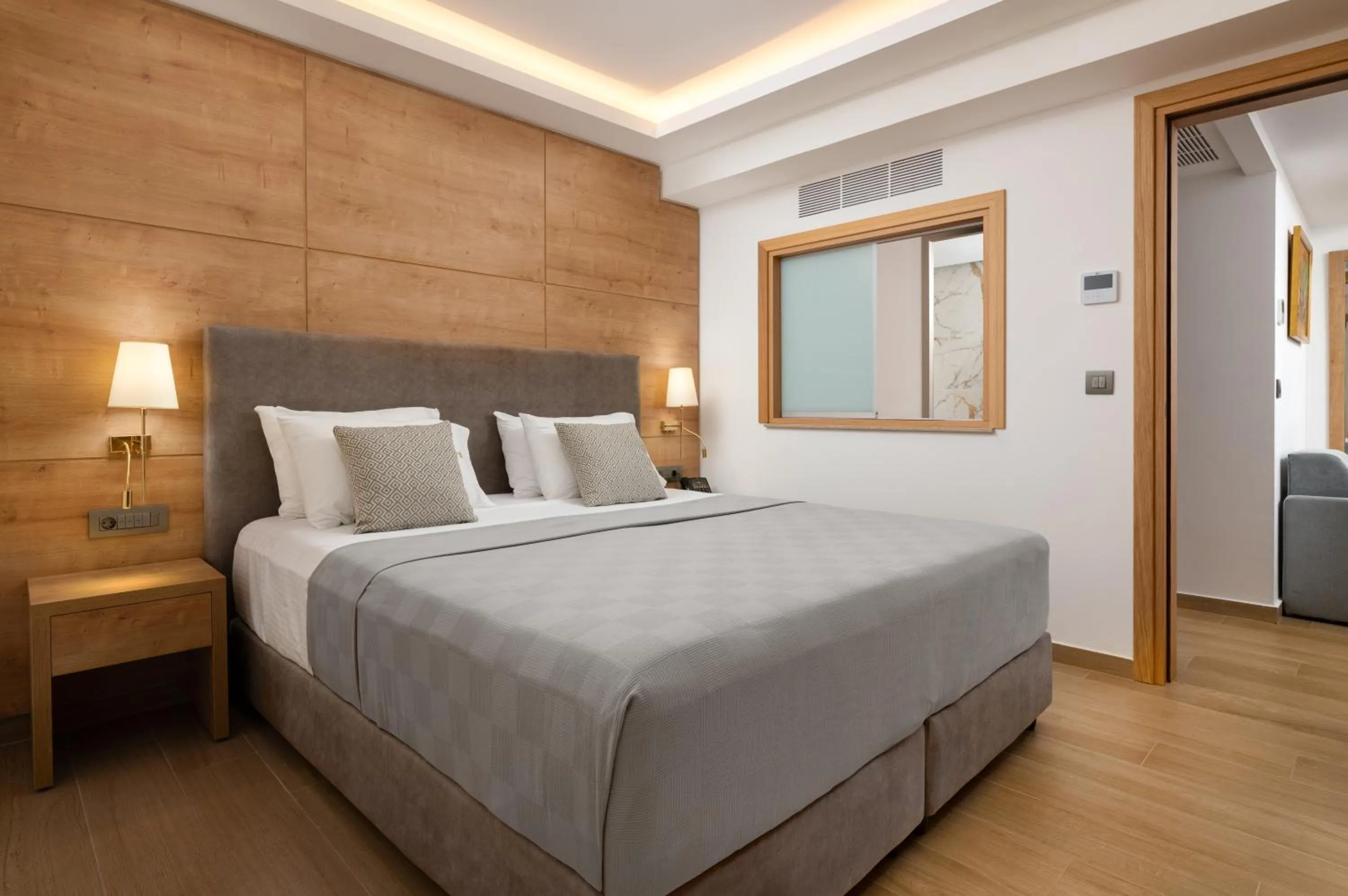 Bedroom, Bed in Acandia Hotel