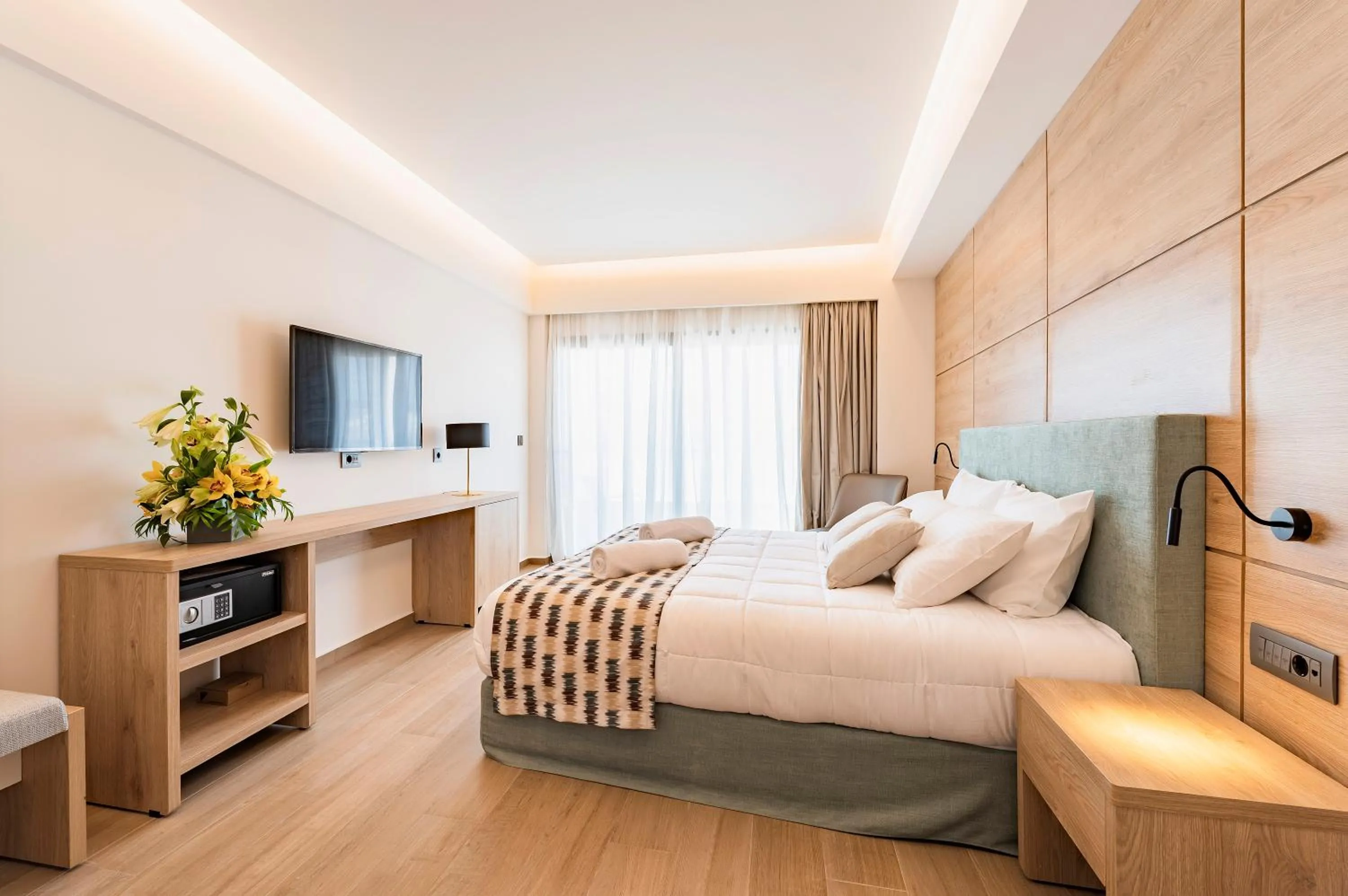 Photo of the whole room, Bed in Acandia Hotel