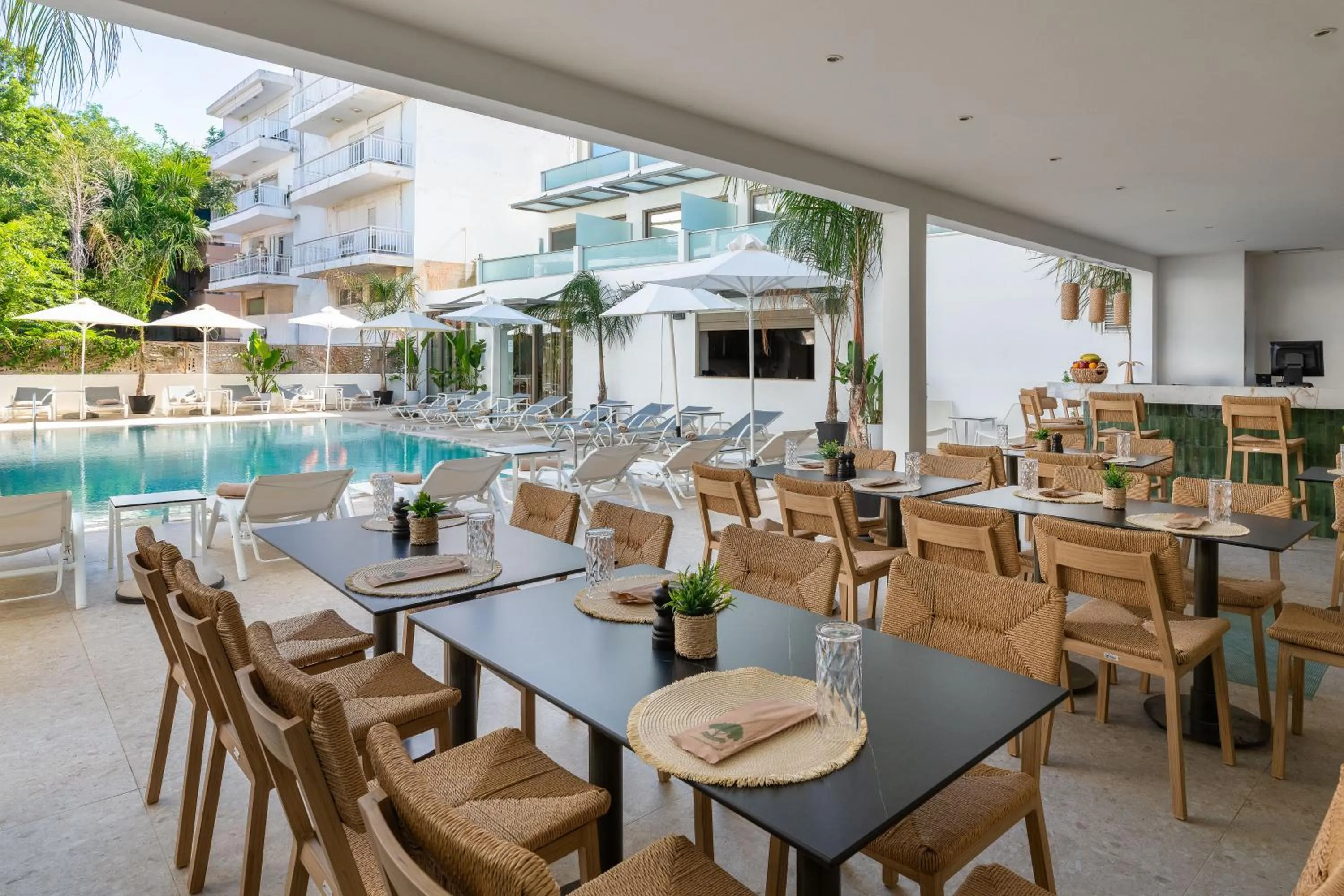 Swimming pool in Acandia Hotel