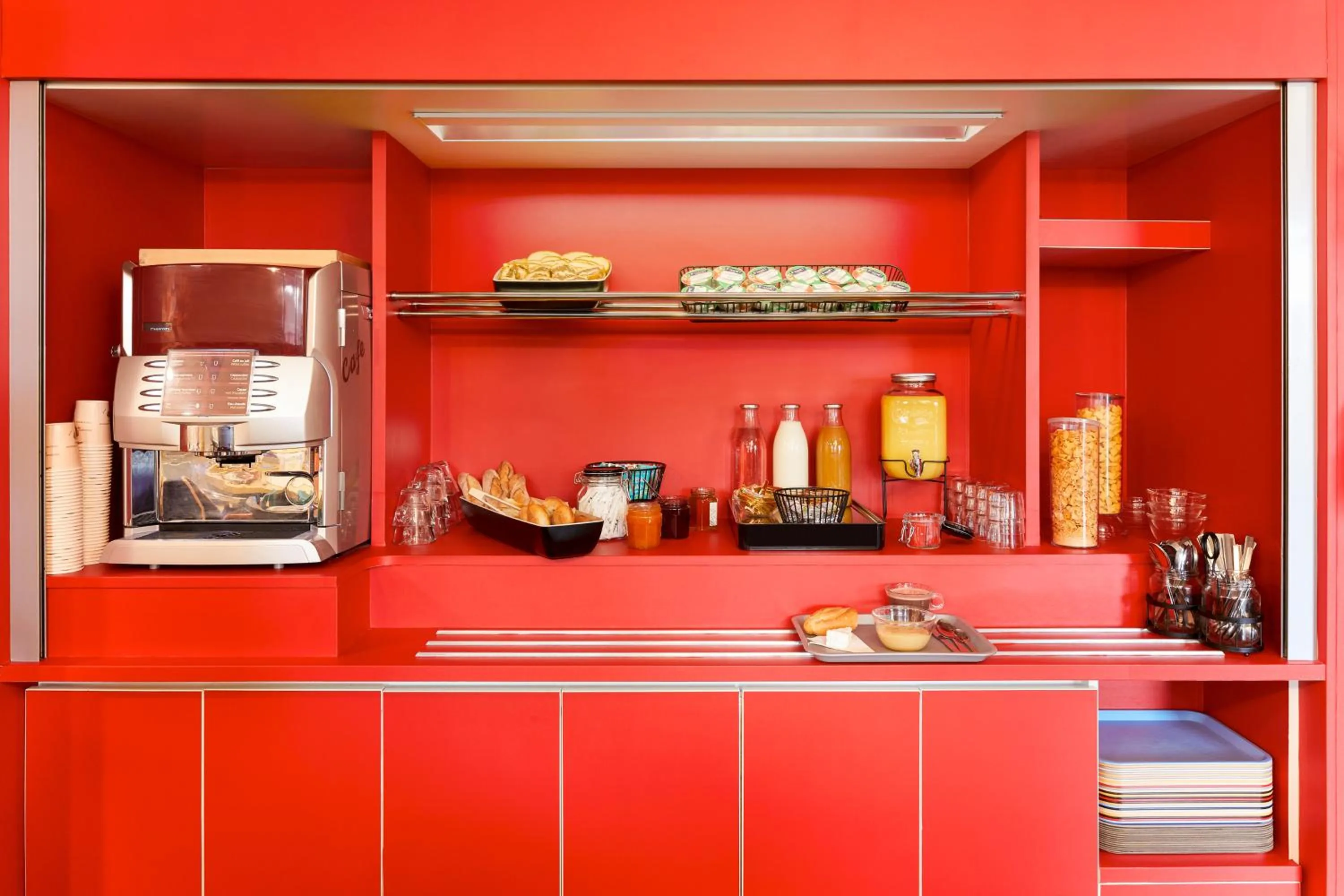 Breakfast in hotelF1 Toulon Est La Valette