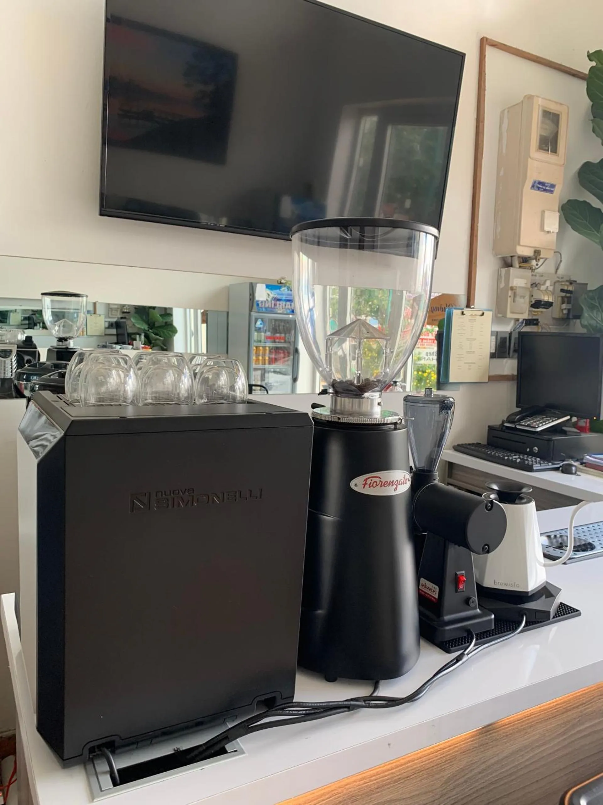 TV and multimedia in Chau Giang Hotel