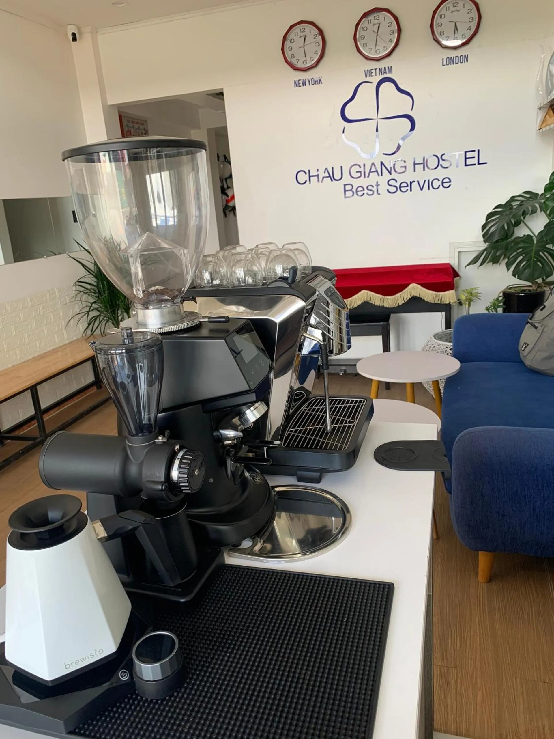 Living room in Chau Giang Hotel