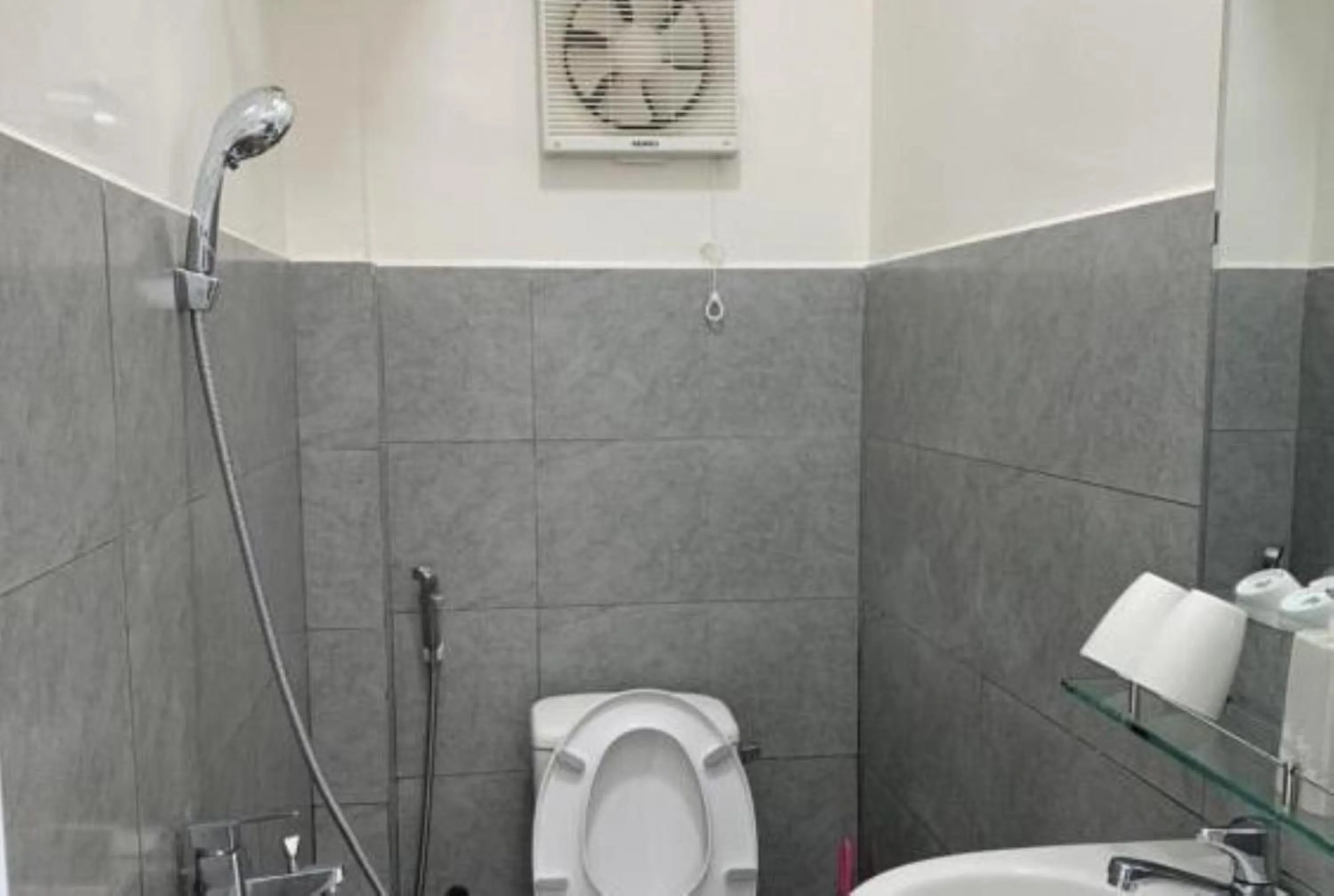 Bathroom in Chau Giang Hotel