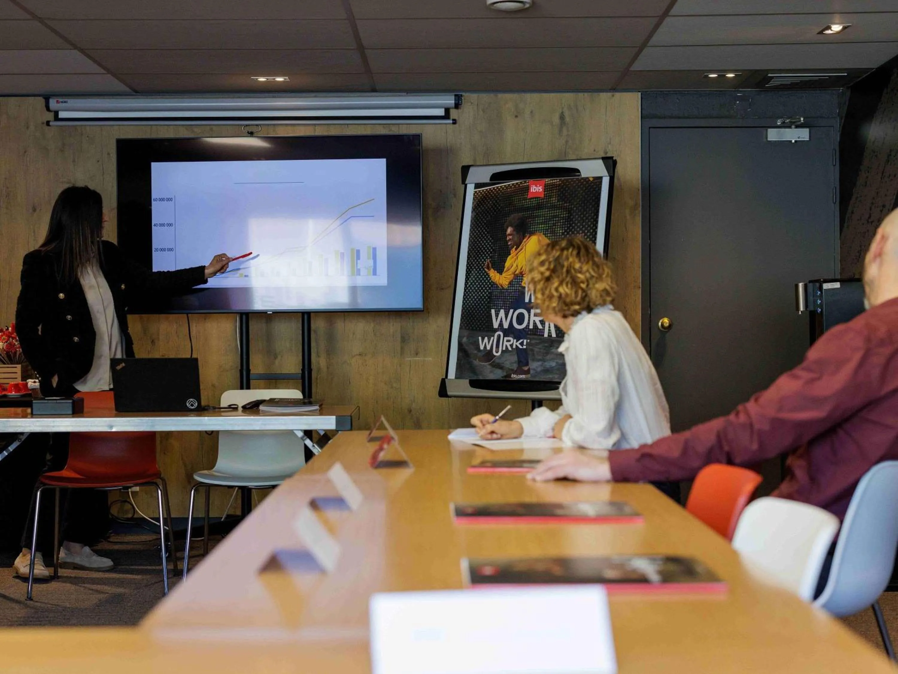 Meeting/conference room in ibis Toulon La Valette