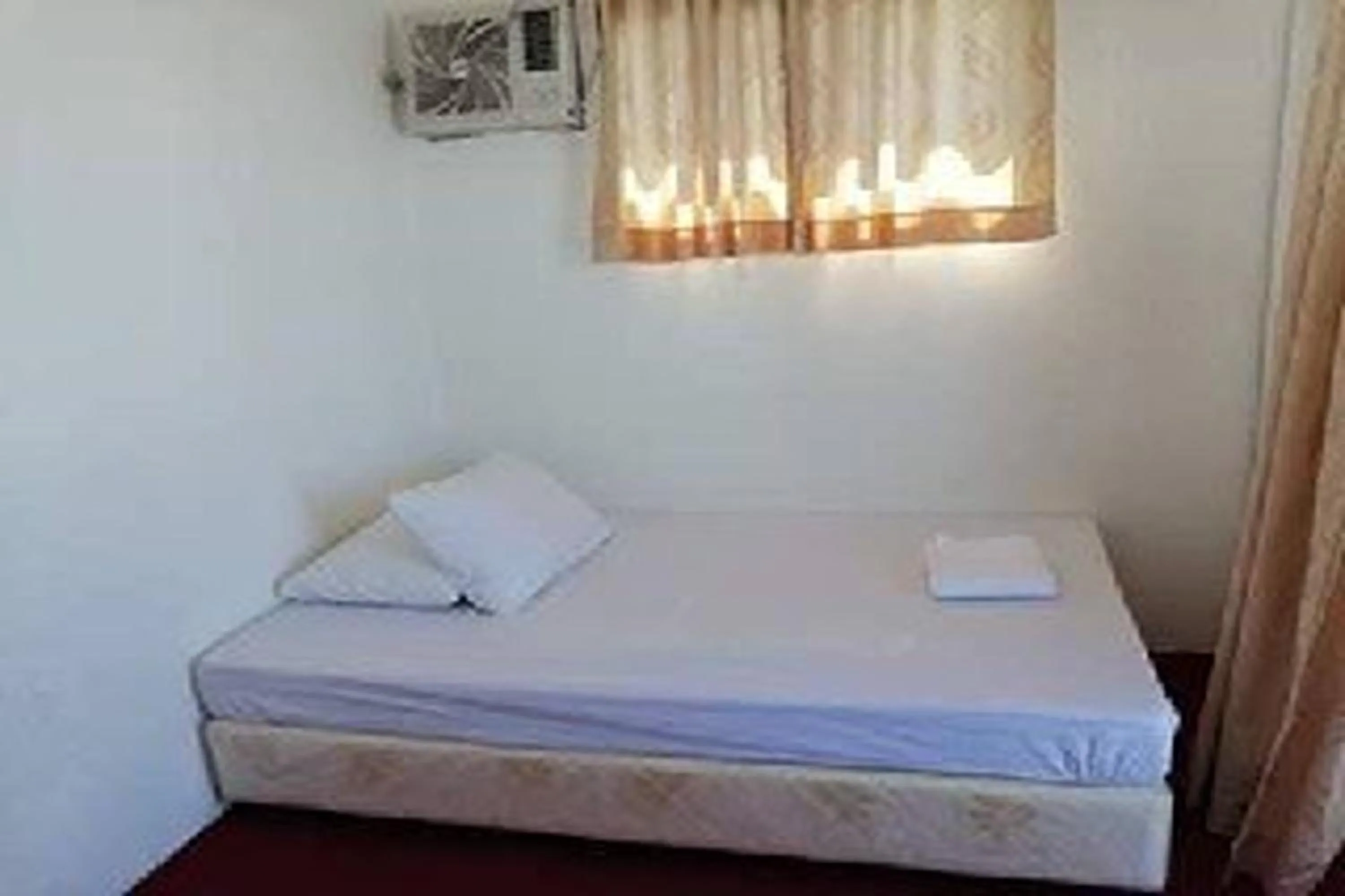 Bed in Surfer's Point Deck