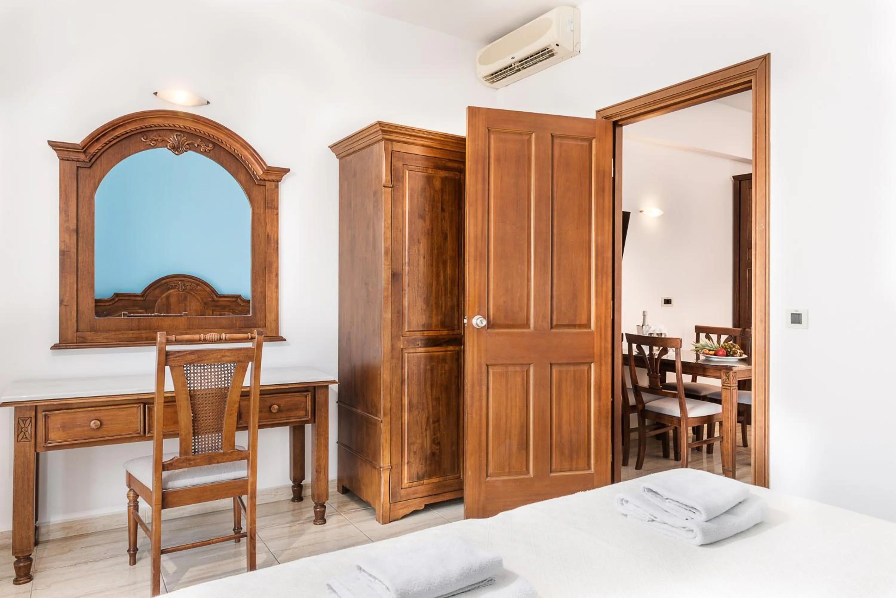 Bedroom, Bed in Geraniotis Hotel and Resort