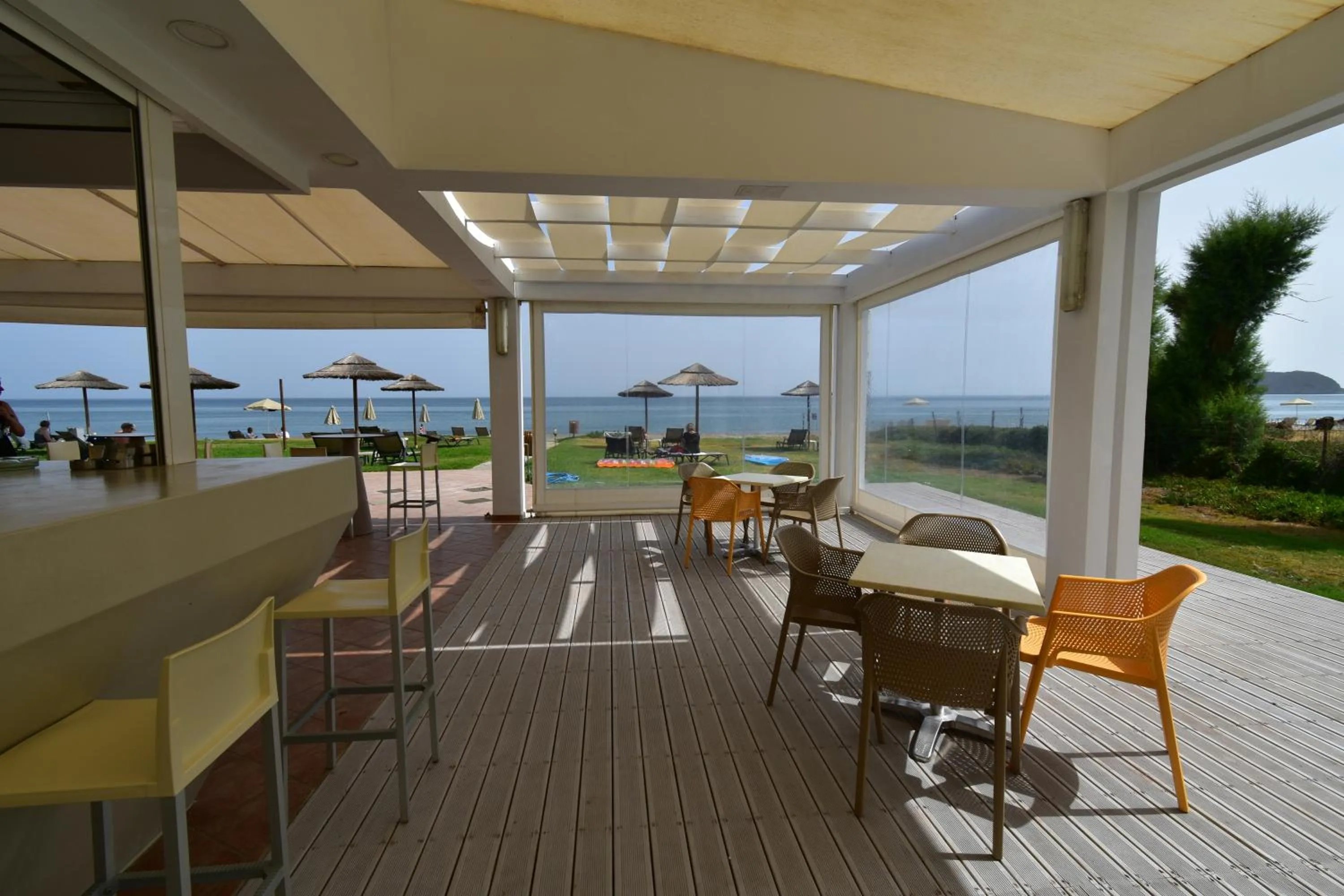 Lounge or bar in Geraniotis Hotel and Resort