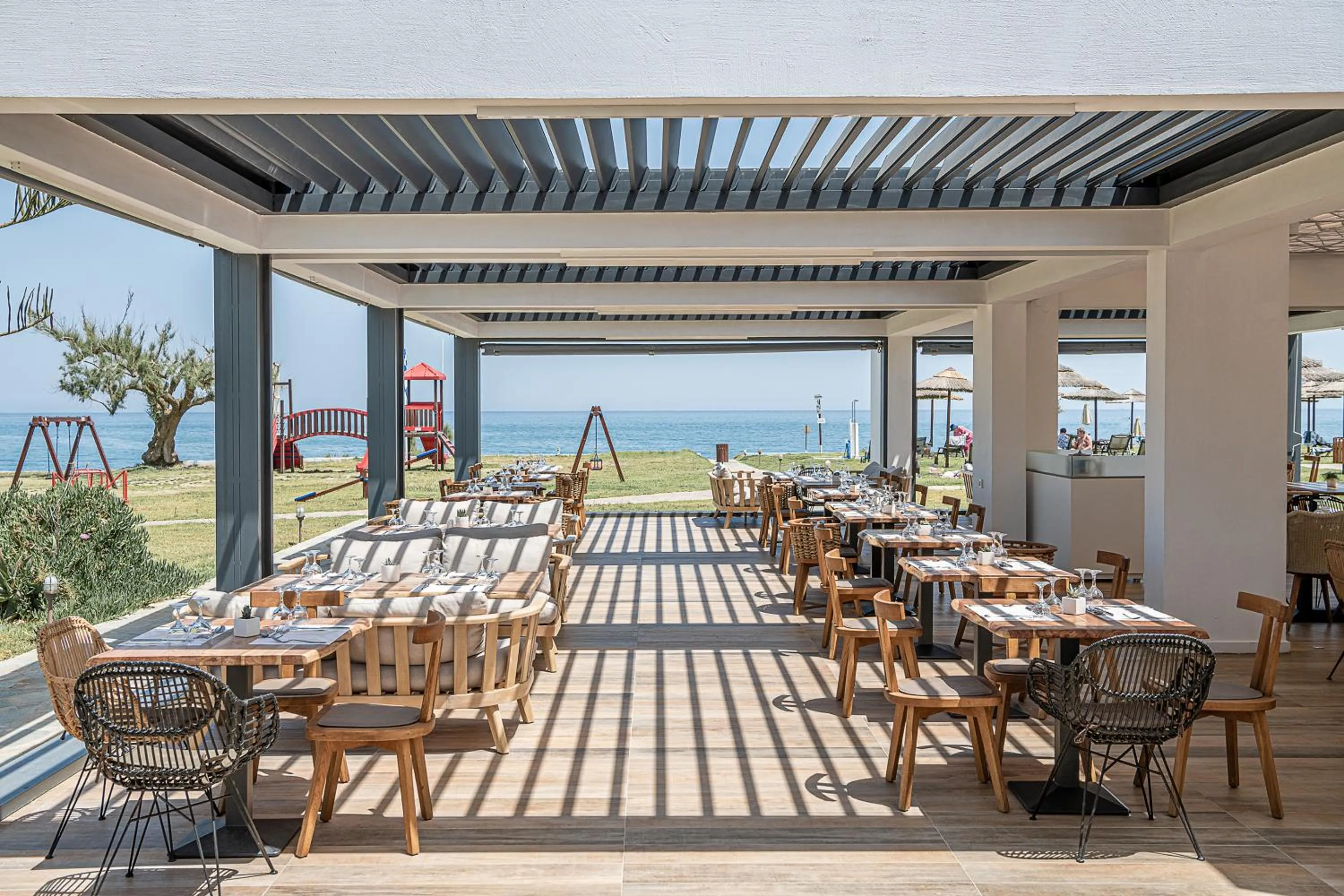 Restaurant/places to eat in Geraniotis Hotel and Resort