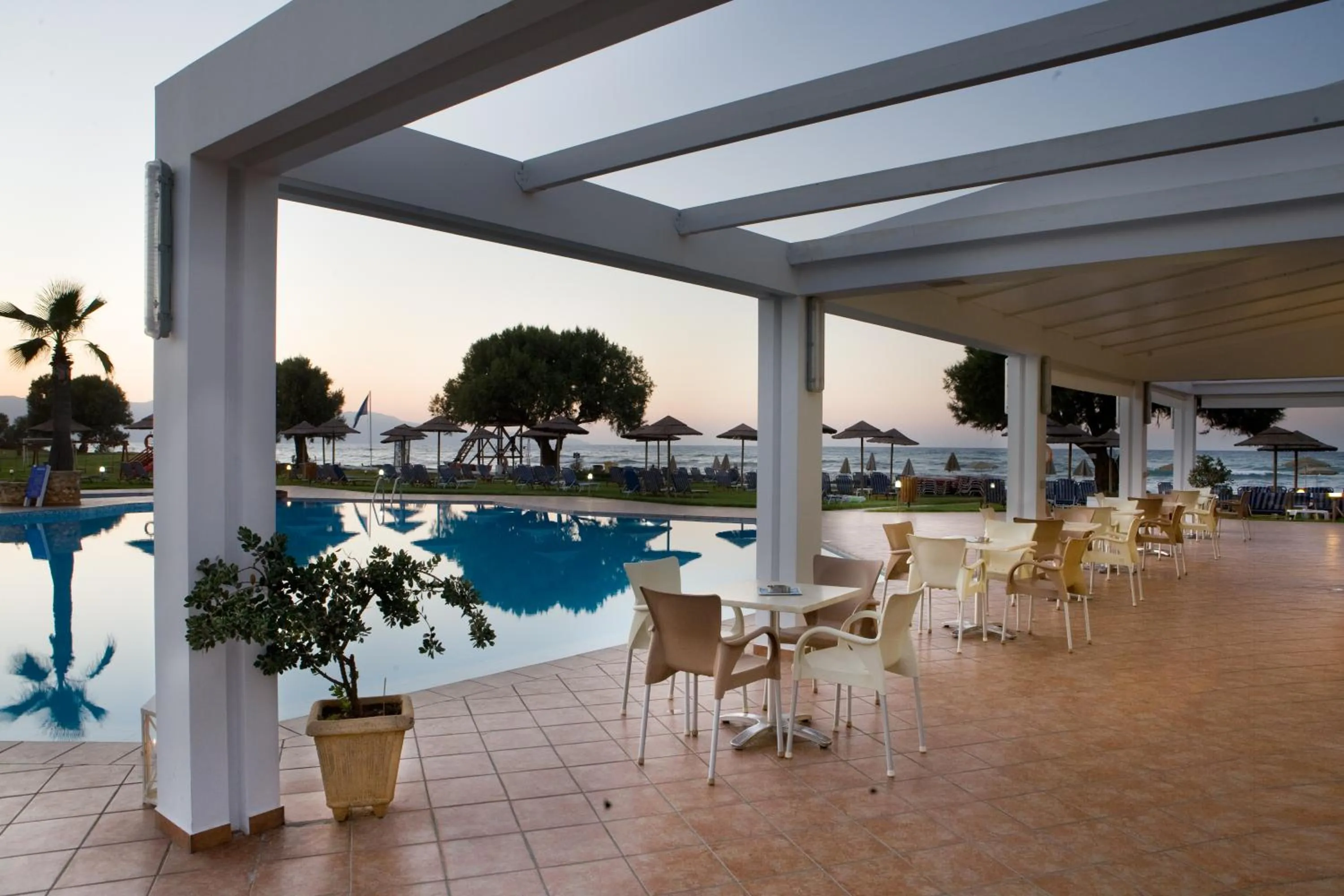 Lounge or bar in Geraniotis Hotel and Resort