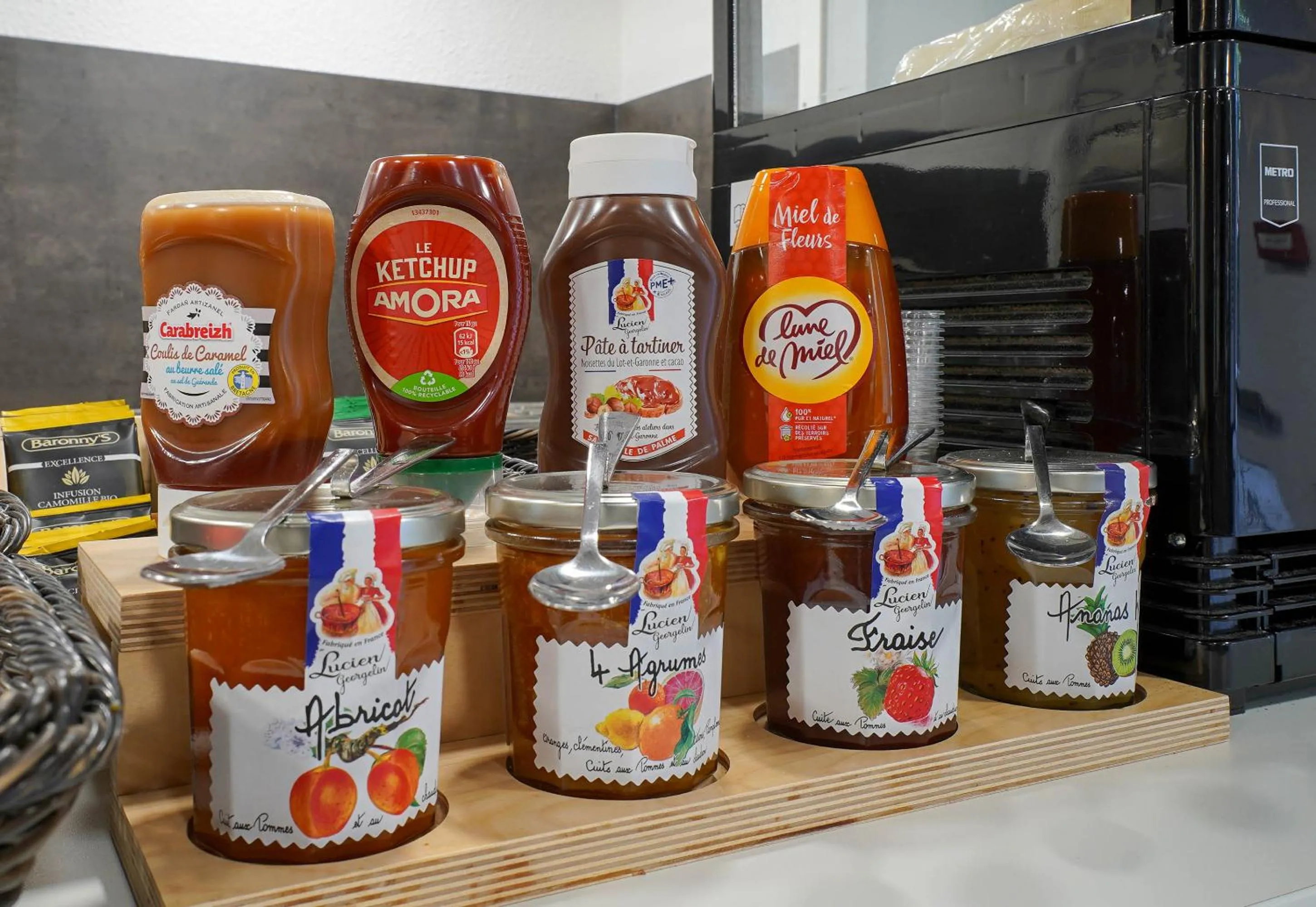 Breakfast in B&B HOTEL Marseille Parc Chanot