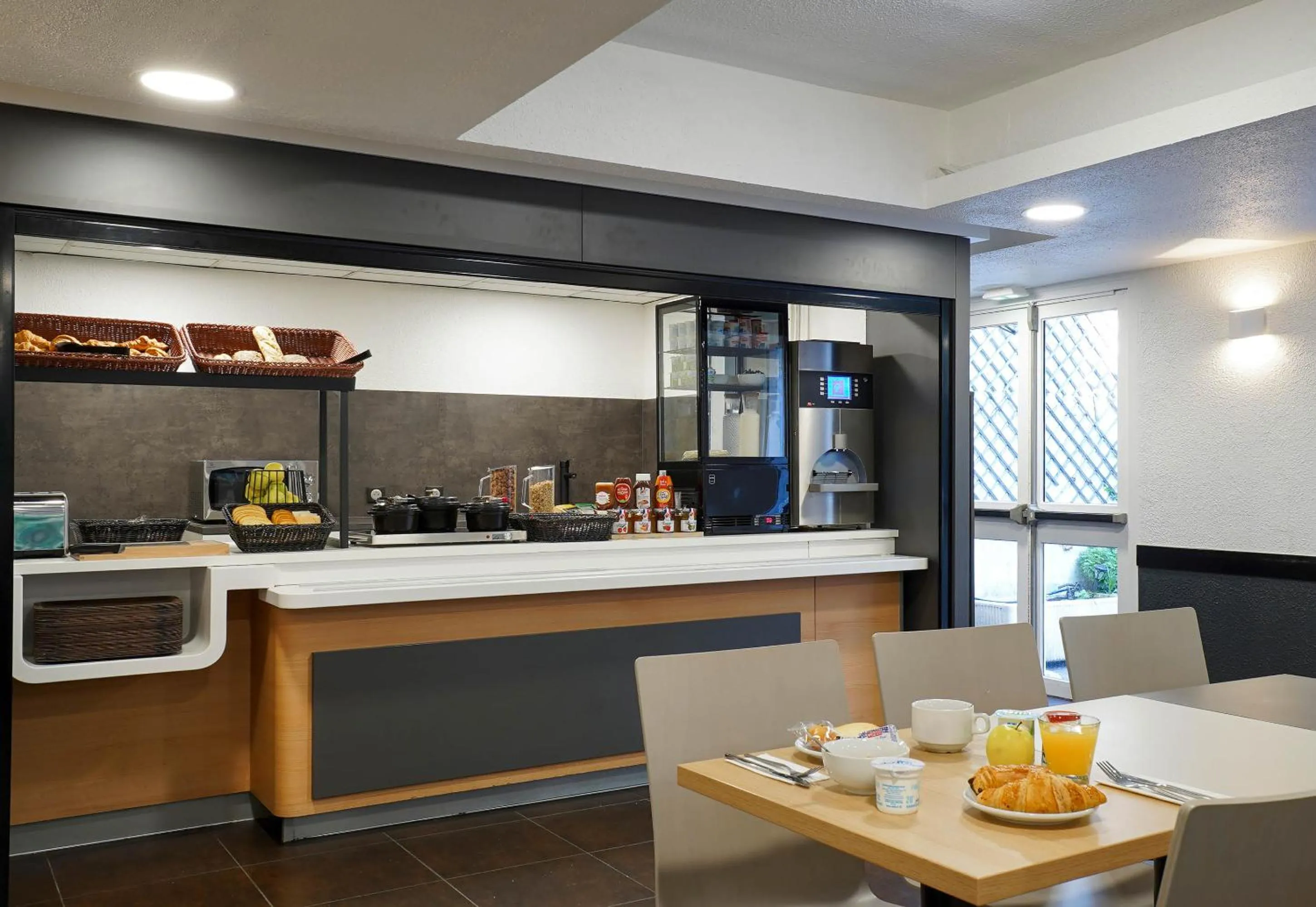 Buffet breakfast in B&B HOTEL Marseille Parc Chanot