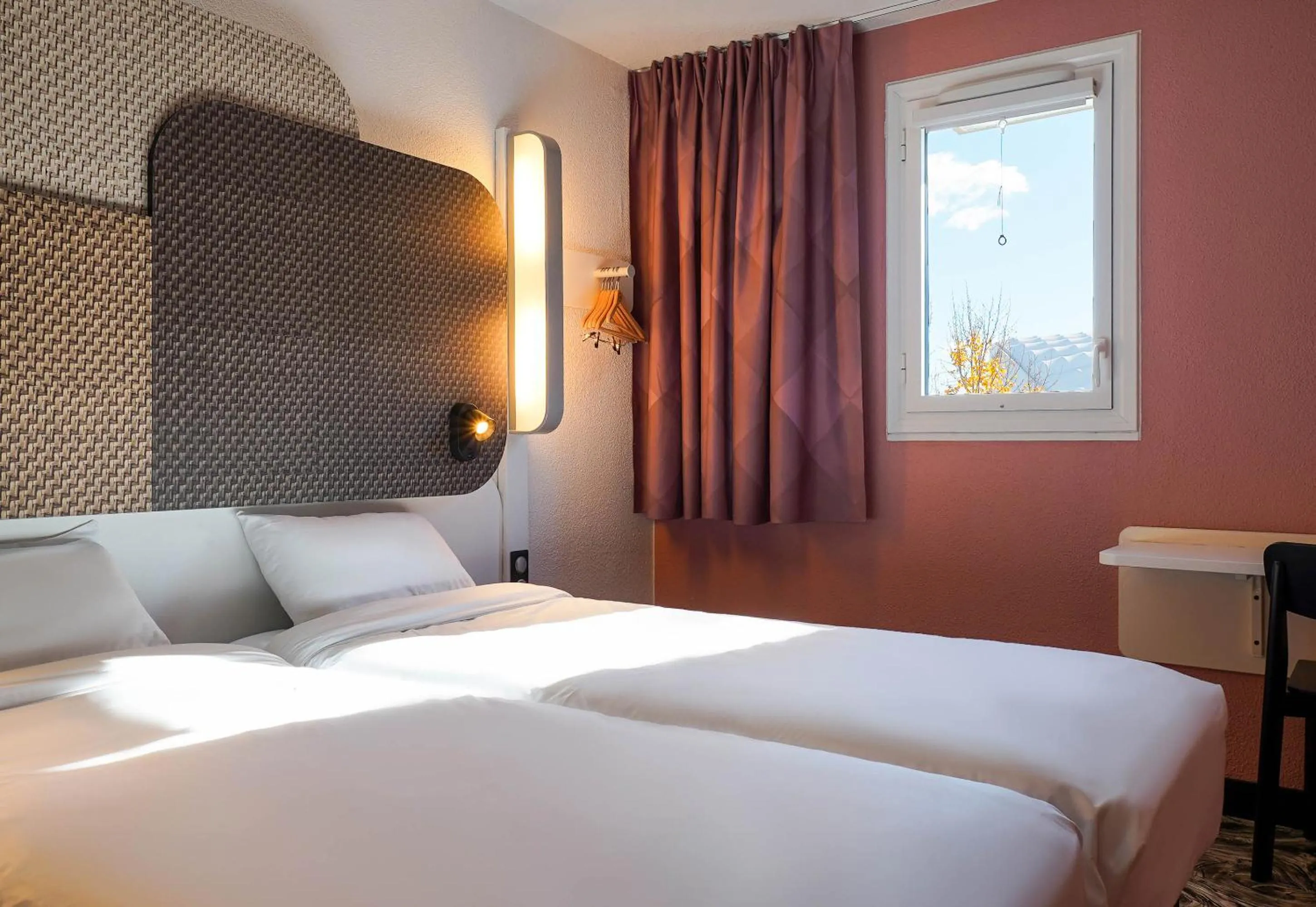 Bedroom, Bed in B&B HOTEL Marseille Parc Chanot