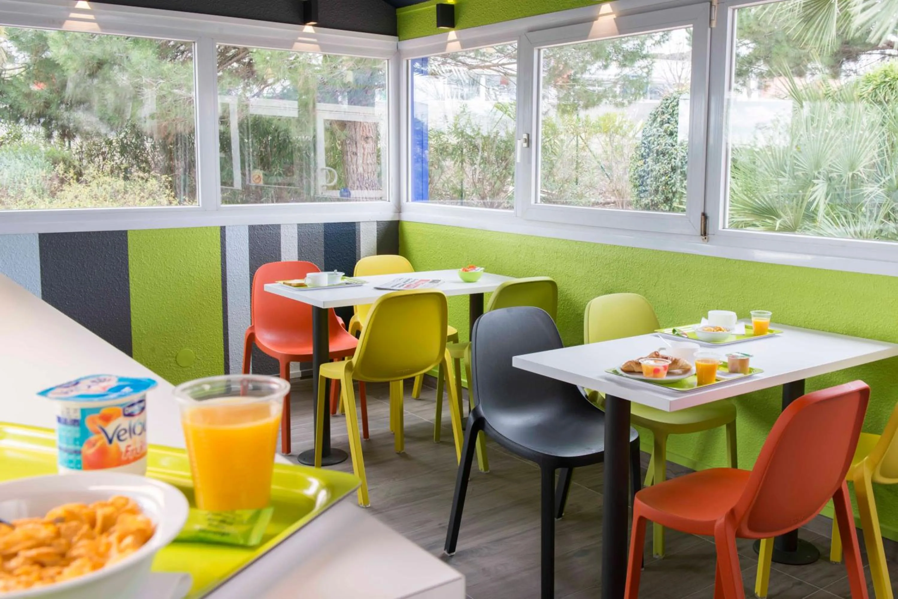 Buffet breakfast in Ibis Budget Béziers Est La Giniesse