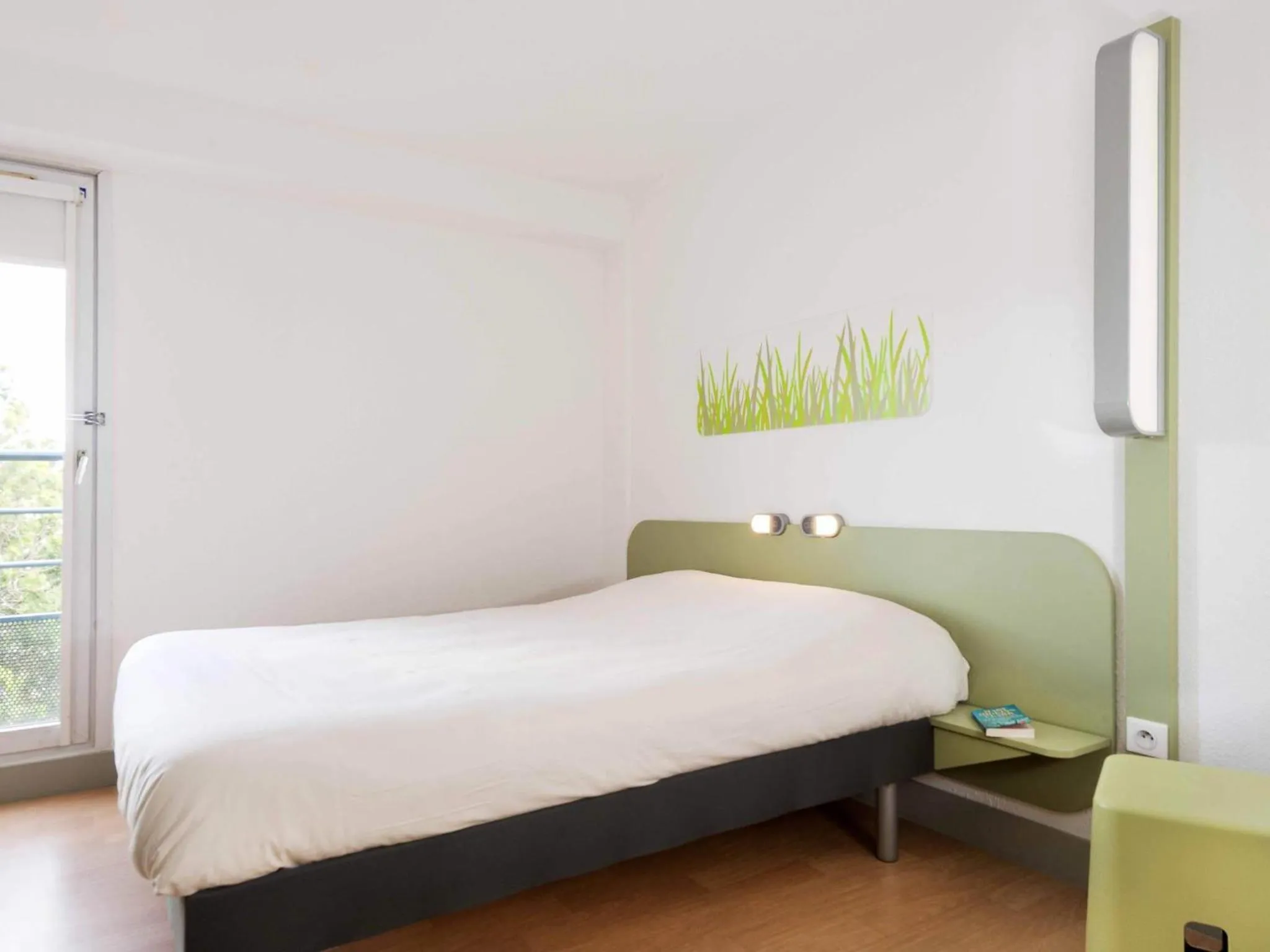 Bedroom, Bed in Ibis Budget Béziers Est La Giniesse