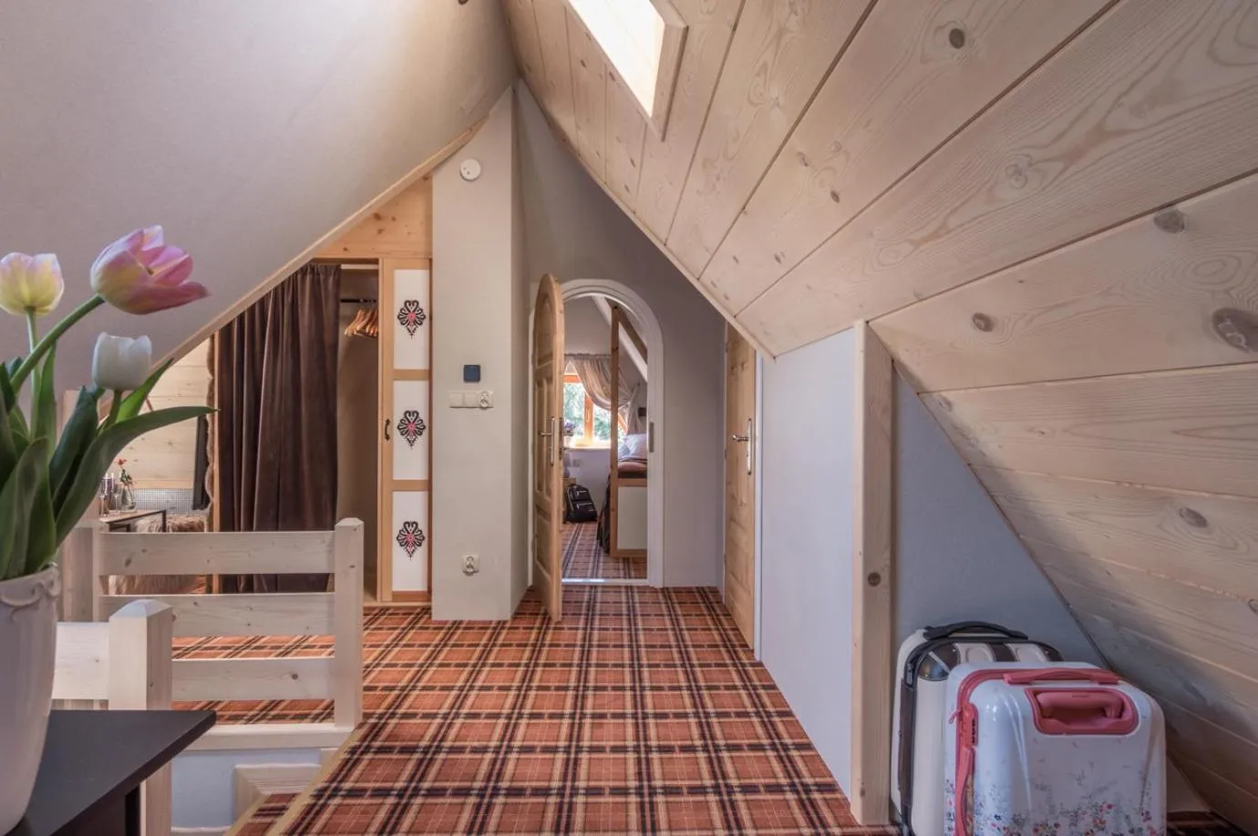 Photo of the whole room in Stella doro