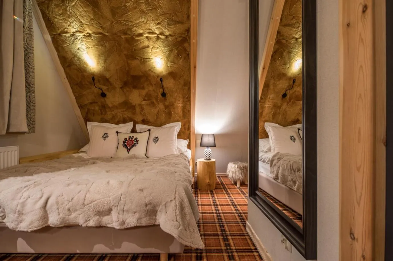 Bedroom, Bed in Stella doro