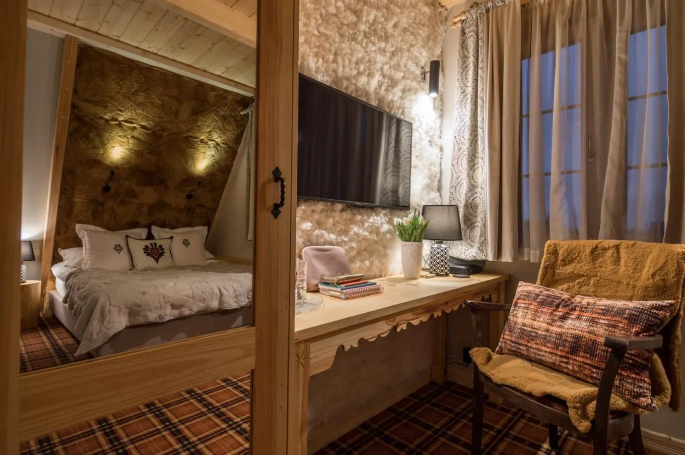 Bedroom, Bed in Stella doro