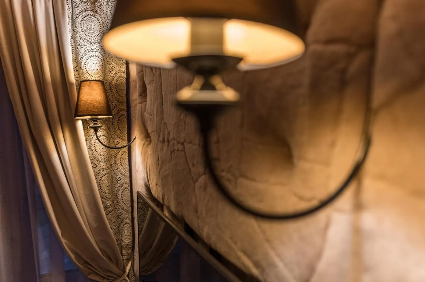 Decorative detail, Bed in Stella doro