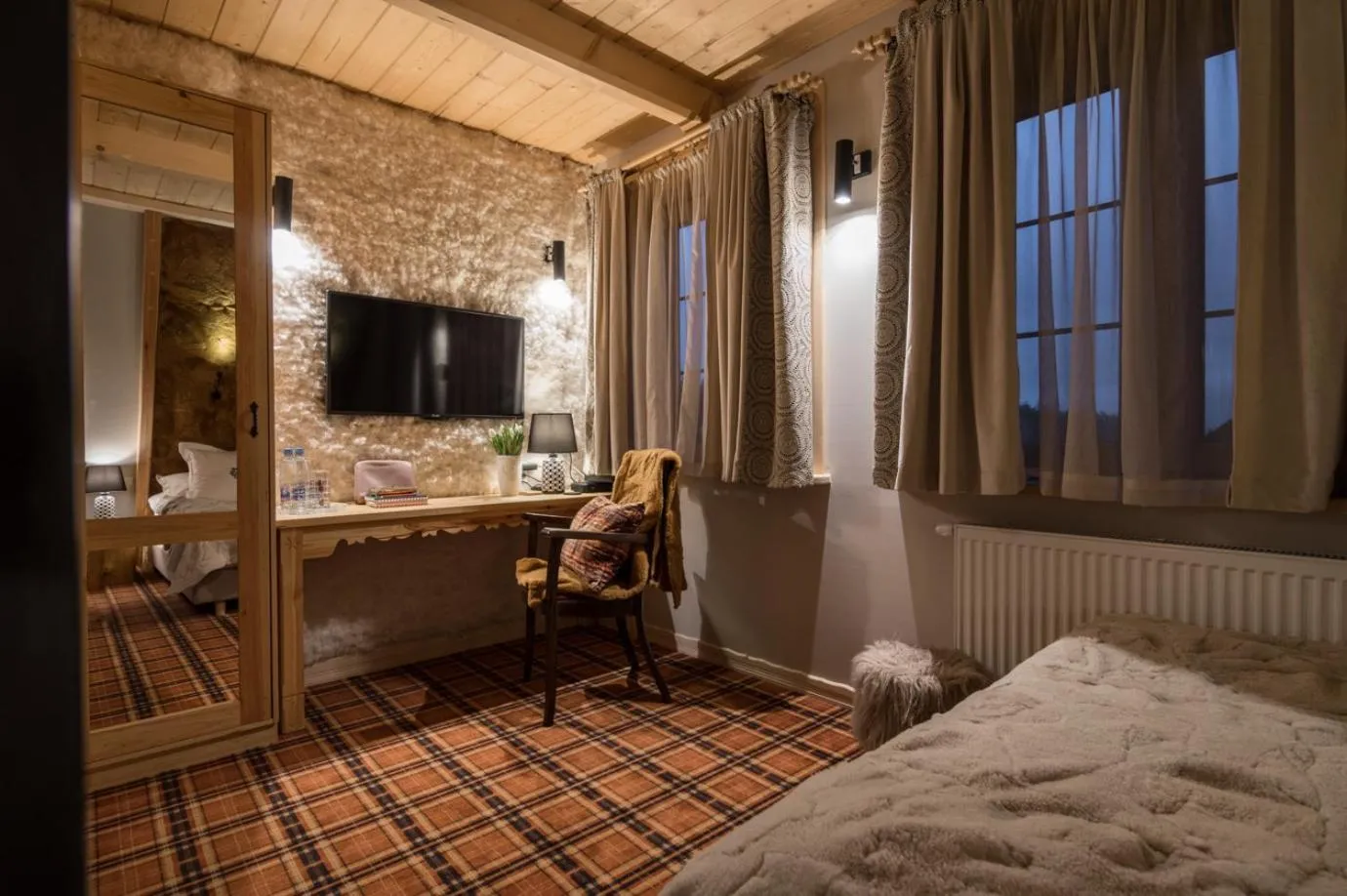 Bedroom, Bed in Stella doro