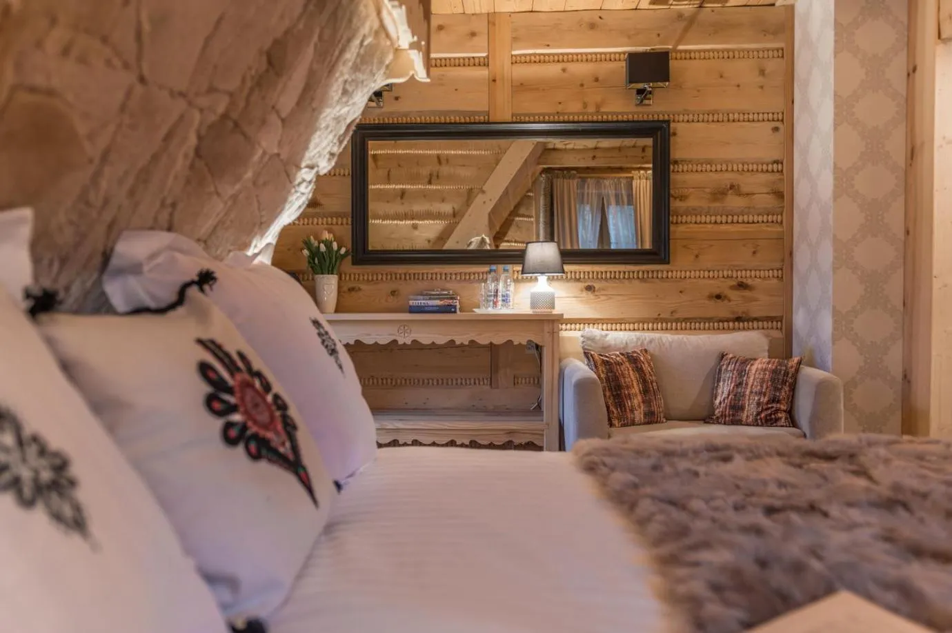 Bedroom, Bed in Stella doro